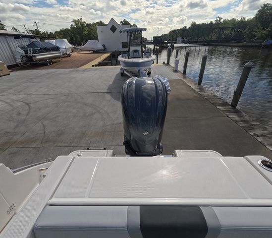 2026 Robalo Center Console R230 In Stock Trailer Included - 6