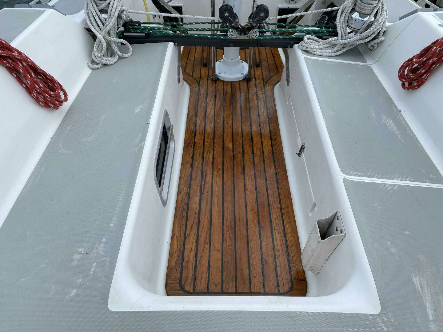 1989 J Boats J/40 - Image 24