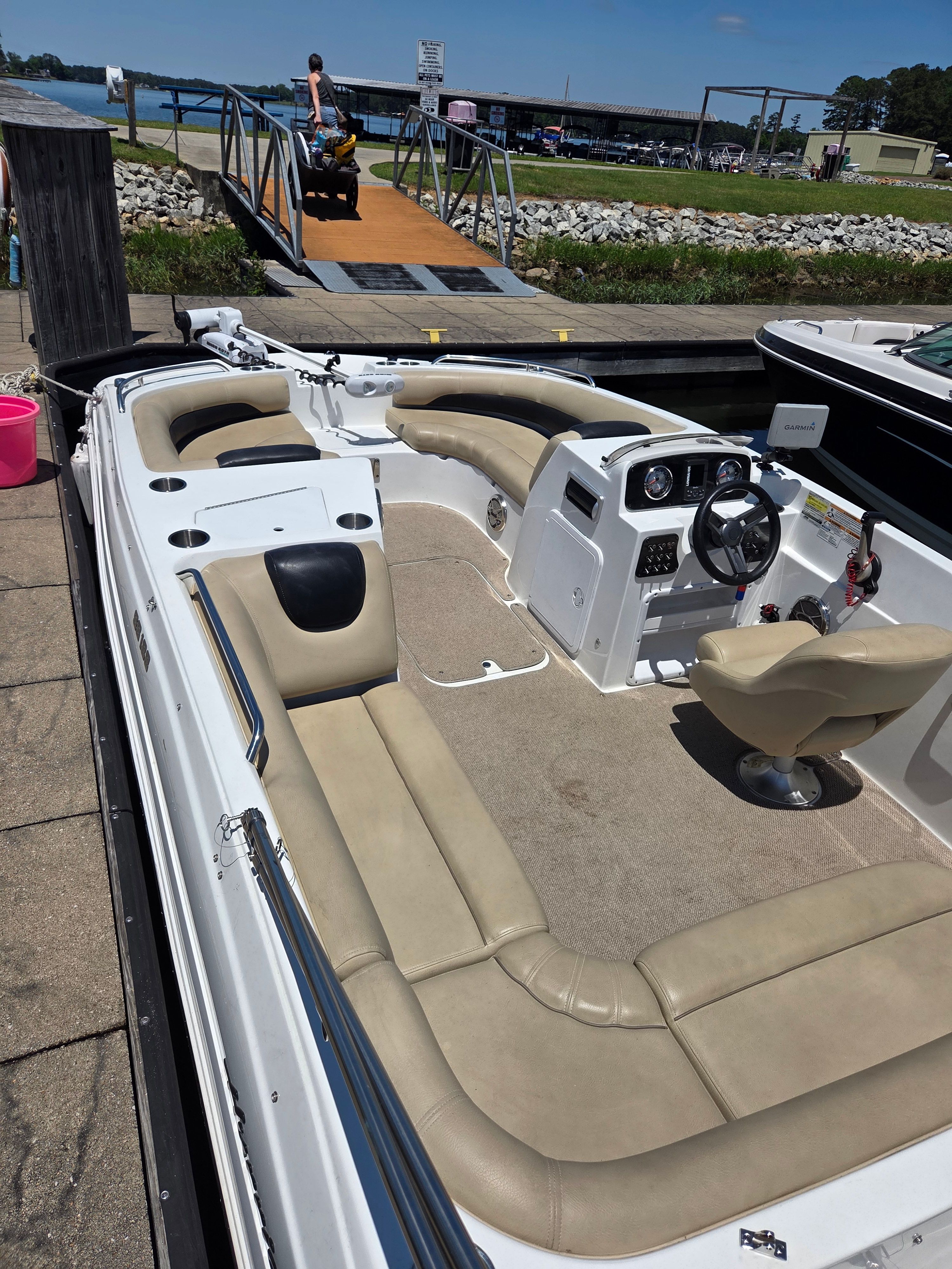 2016 Hurricane SunDeck 188 OB - 5