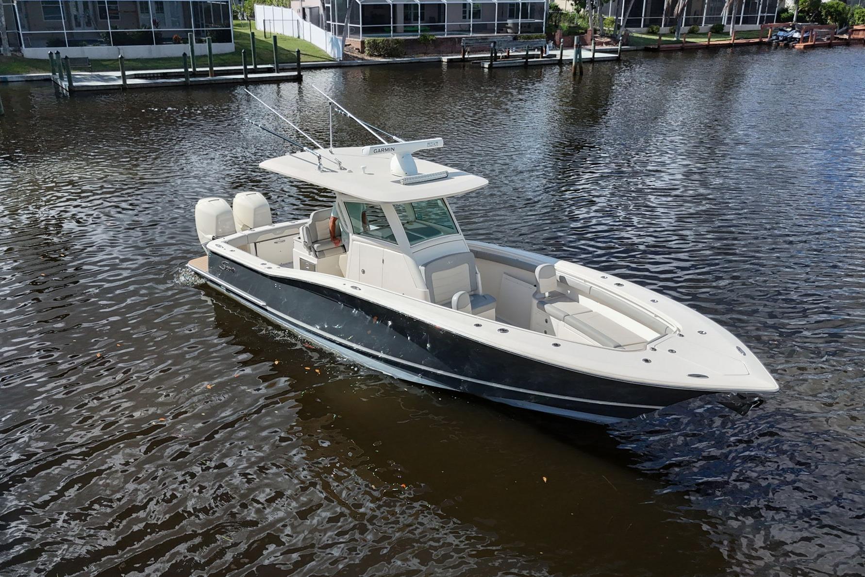 2019 Scout 320 LXF