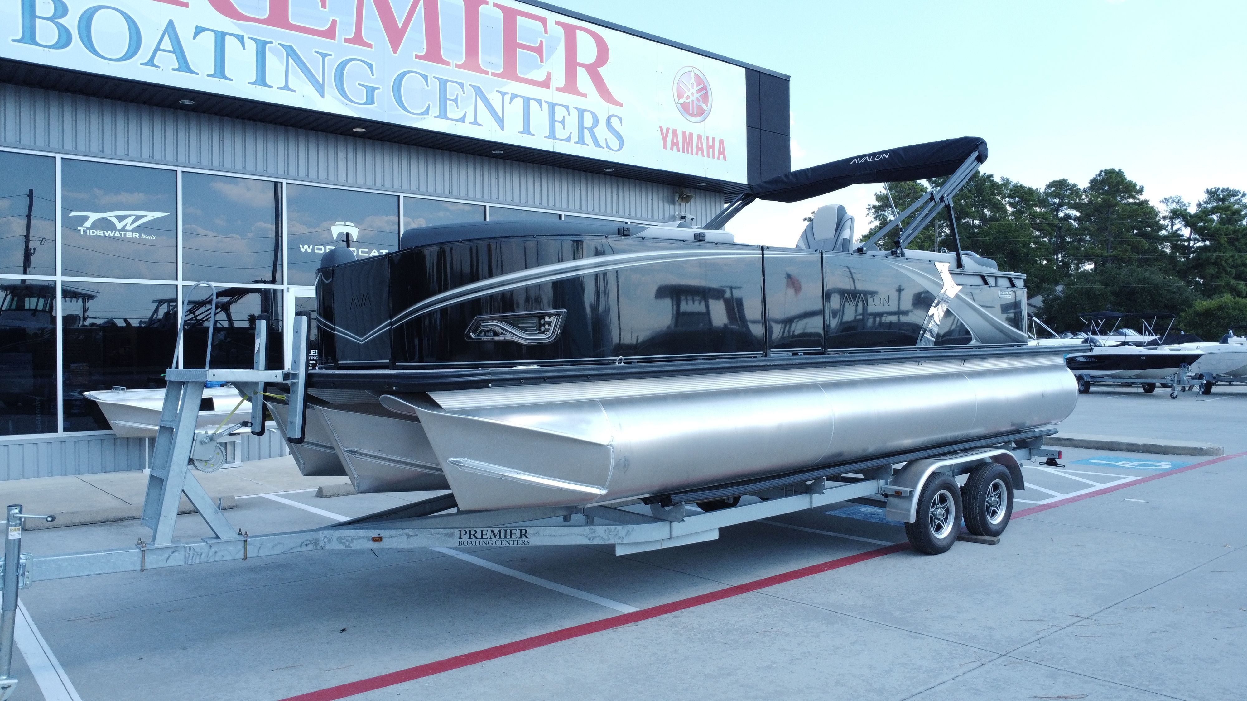 2025 Avalon LSZ Quad Lounge - 23' - 5