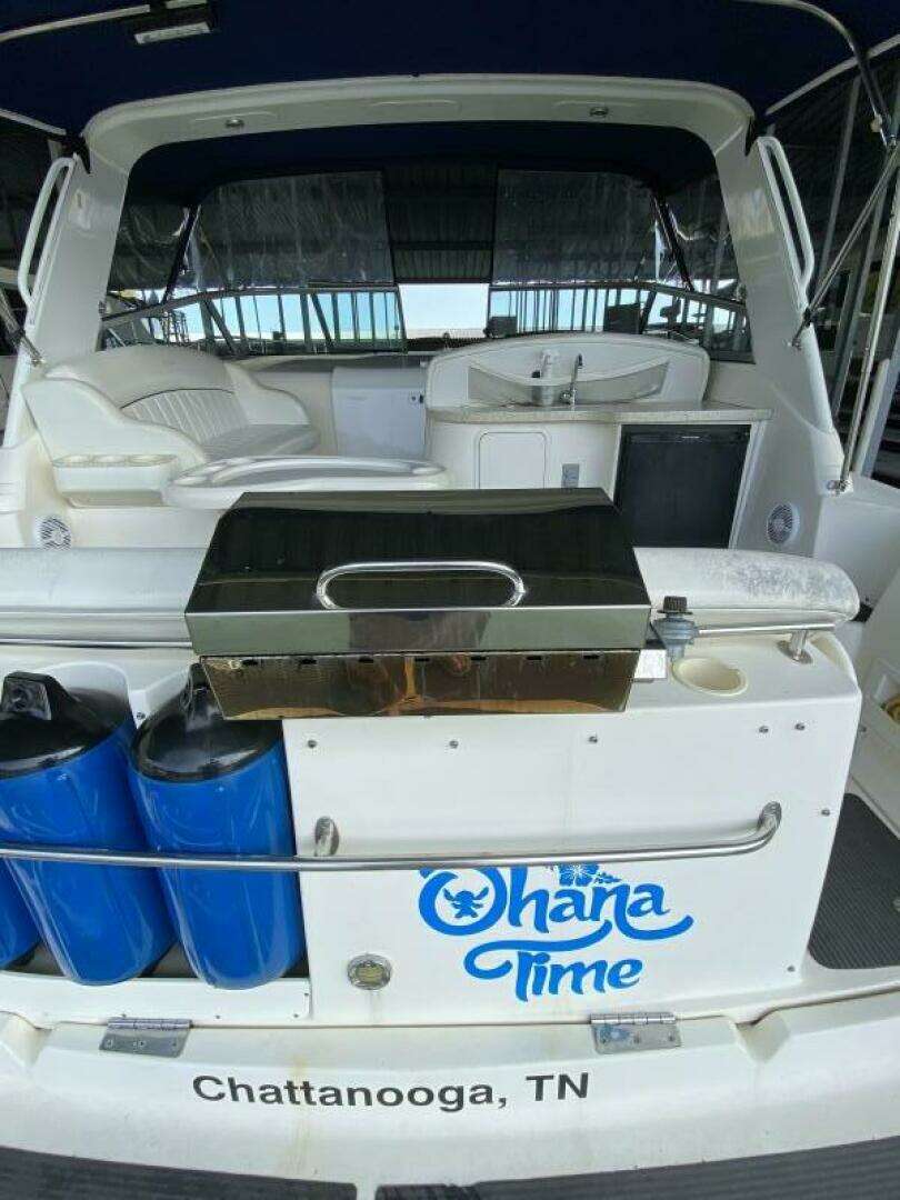 2000 Rinker — - Image 6