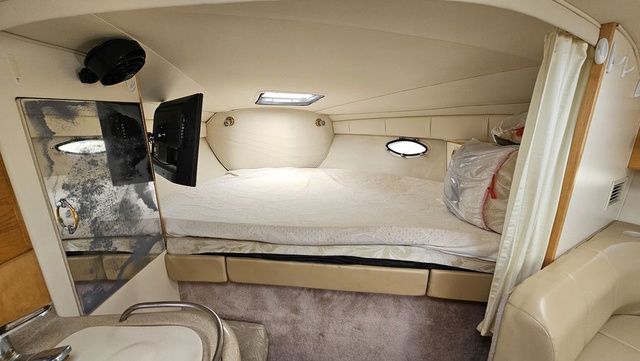 2000 Larson Cabrio 330 - 17