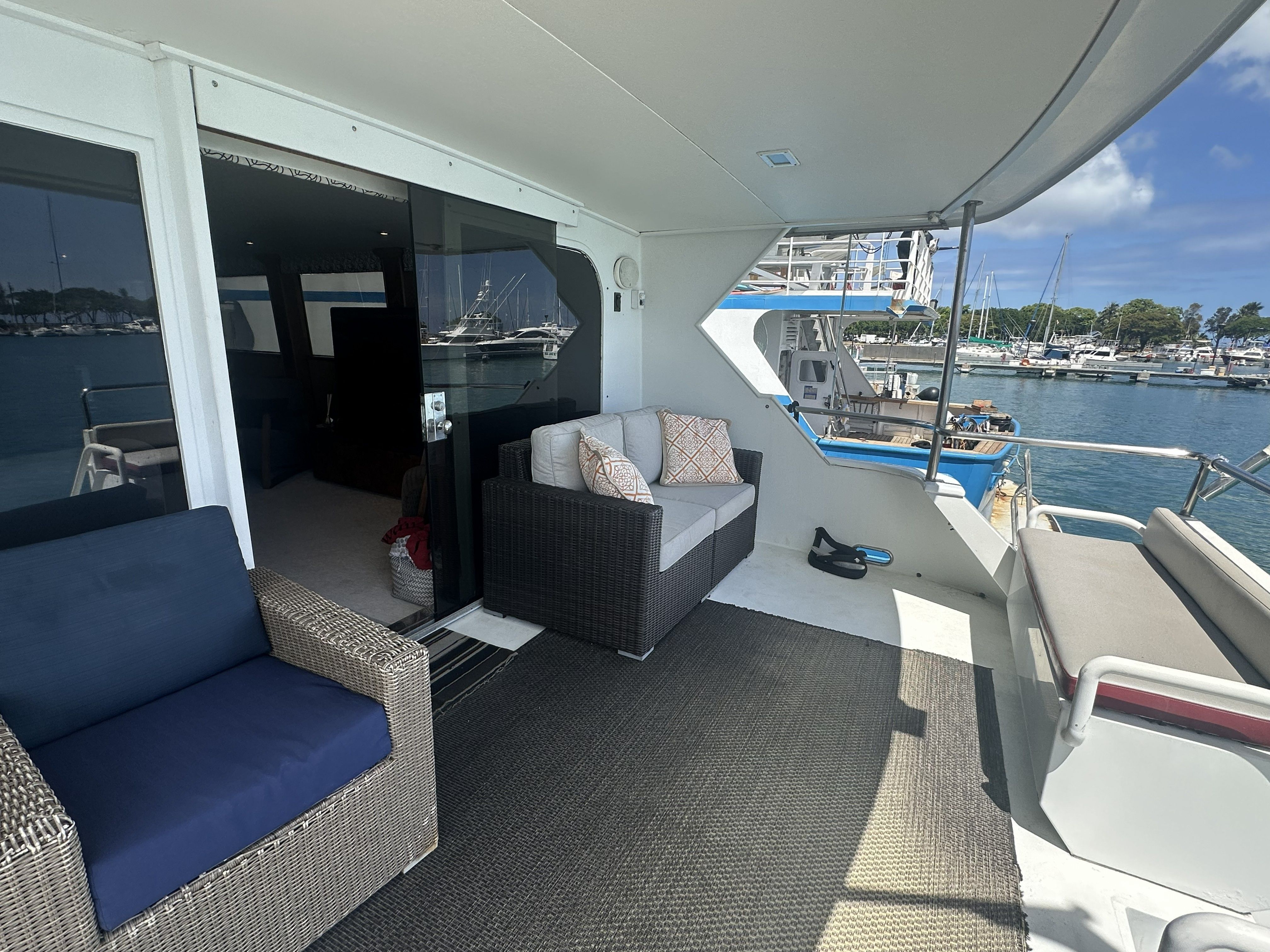 1986 Broward 94' Motor Yacht - 41
