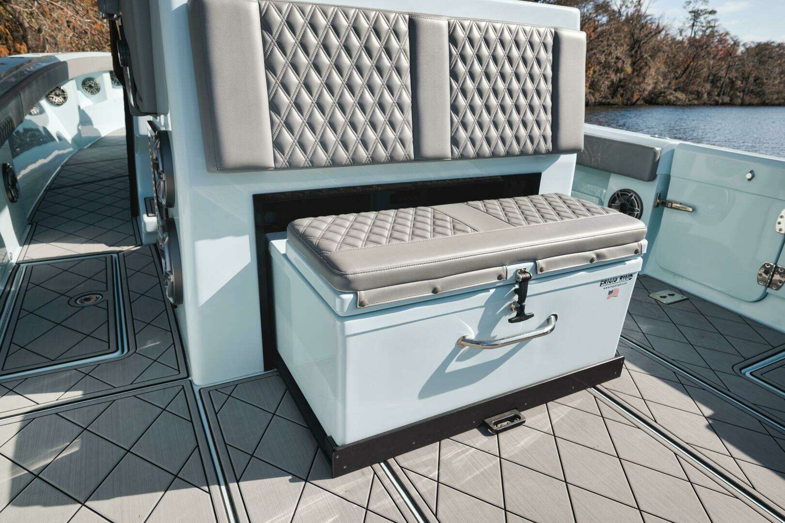 2026 Front Runner 39 Center Console - Image 18