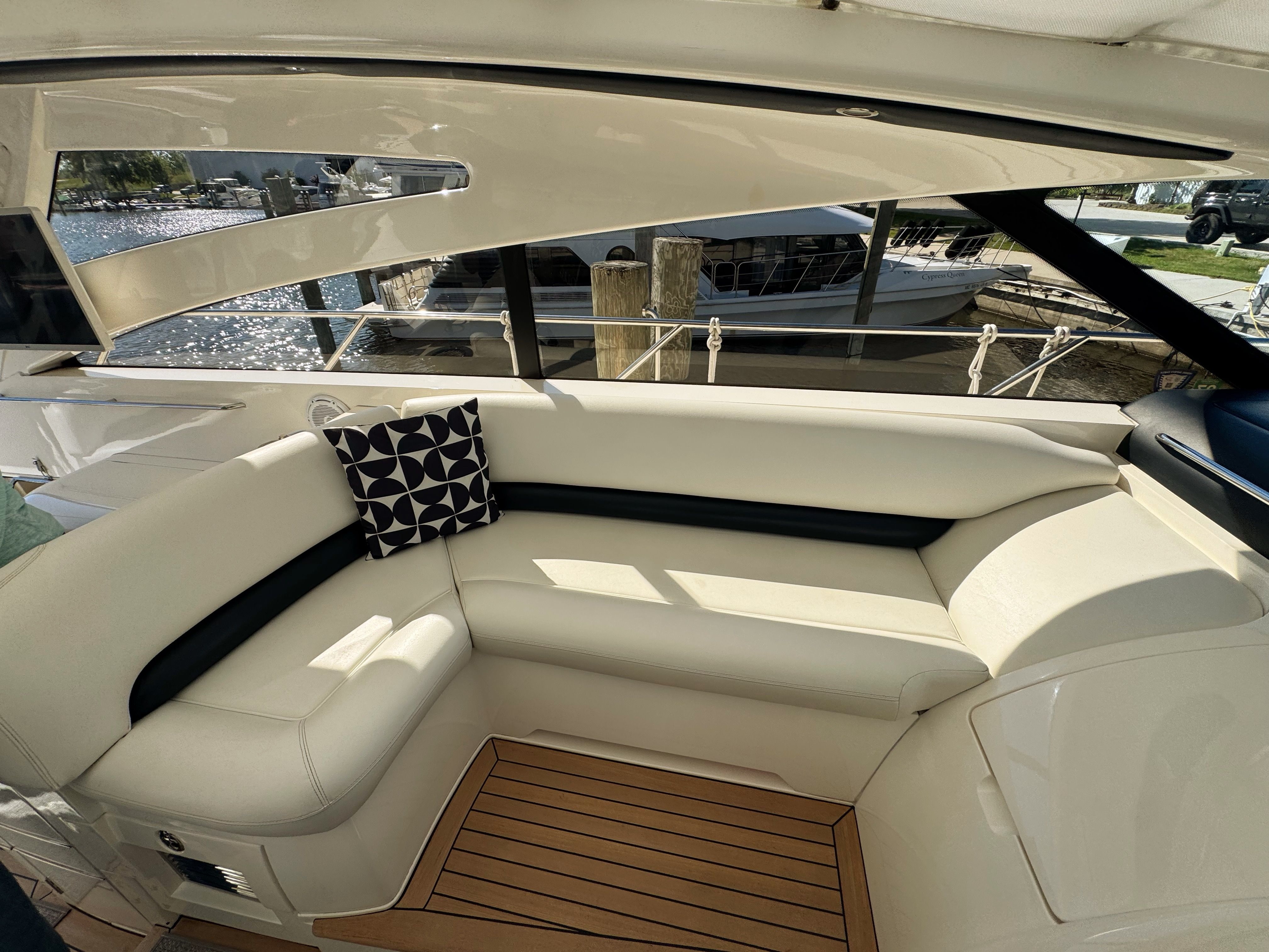 2004 Viking Princess V58 - 17