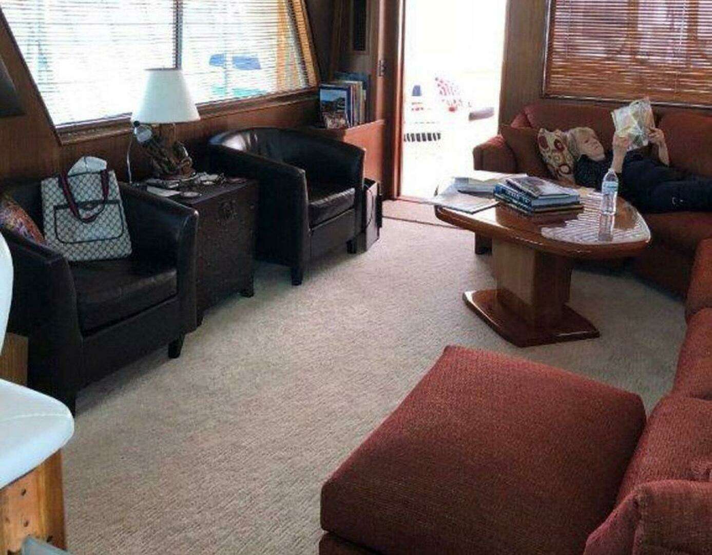 1987 Hatteras Flybridge - Image 3