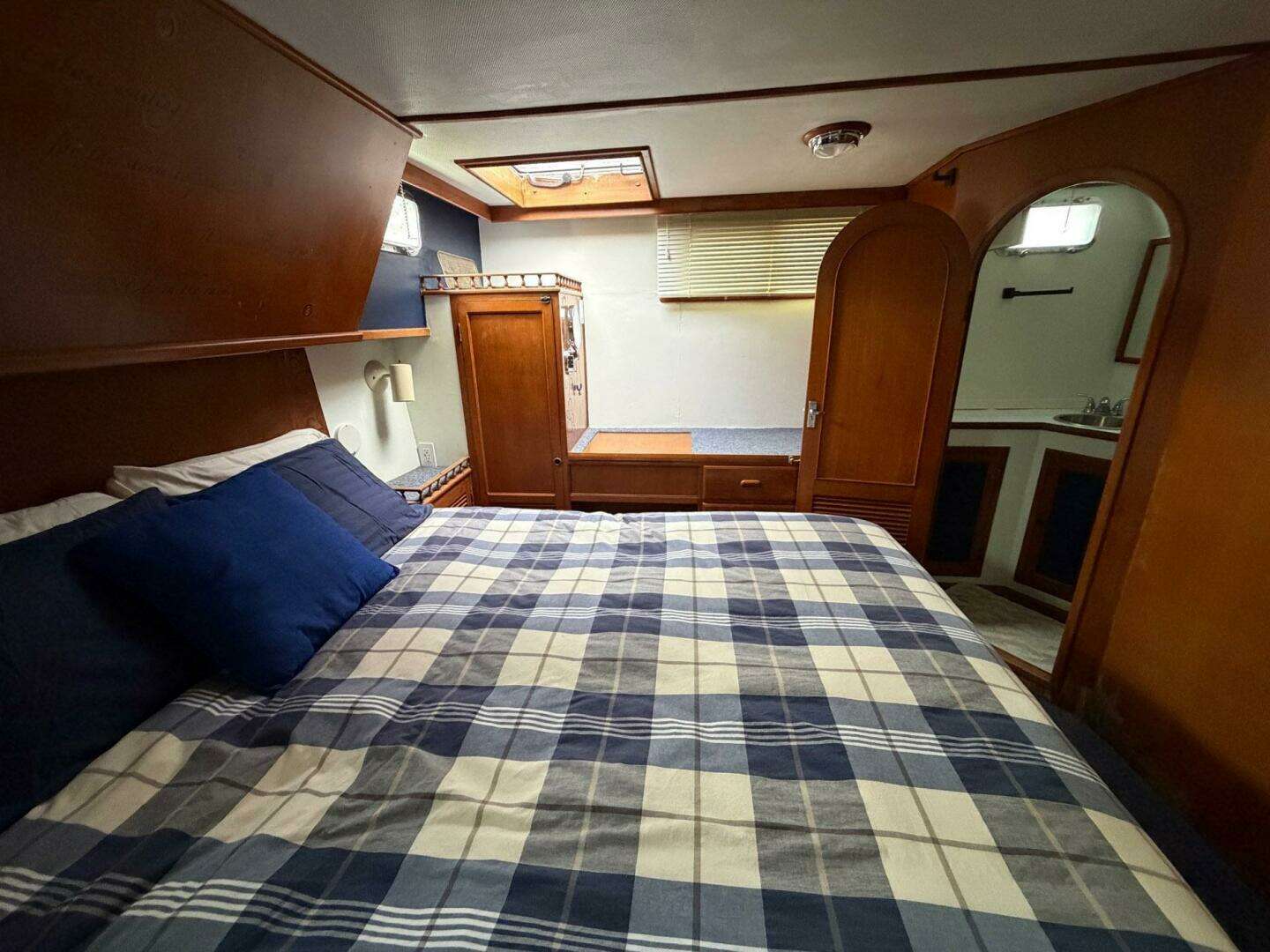 1984 Golden Star Trawler - Image 39