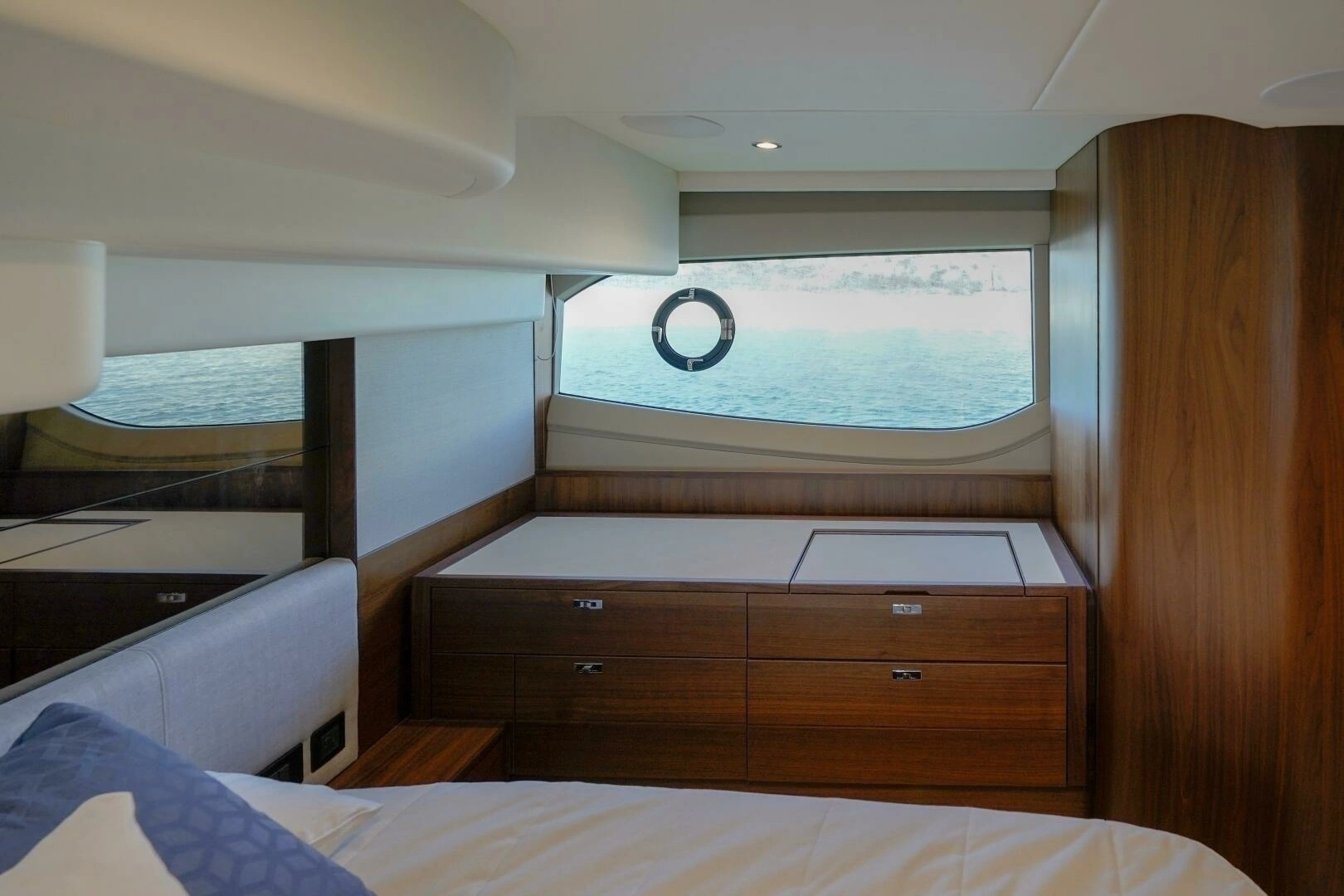 2021 Princess F50 - Image 22