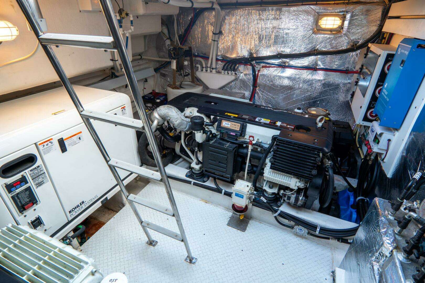 2013 Cruisers Yachts 48 Cantius - Image 37