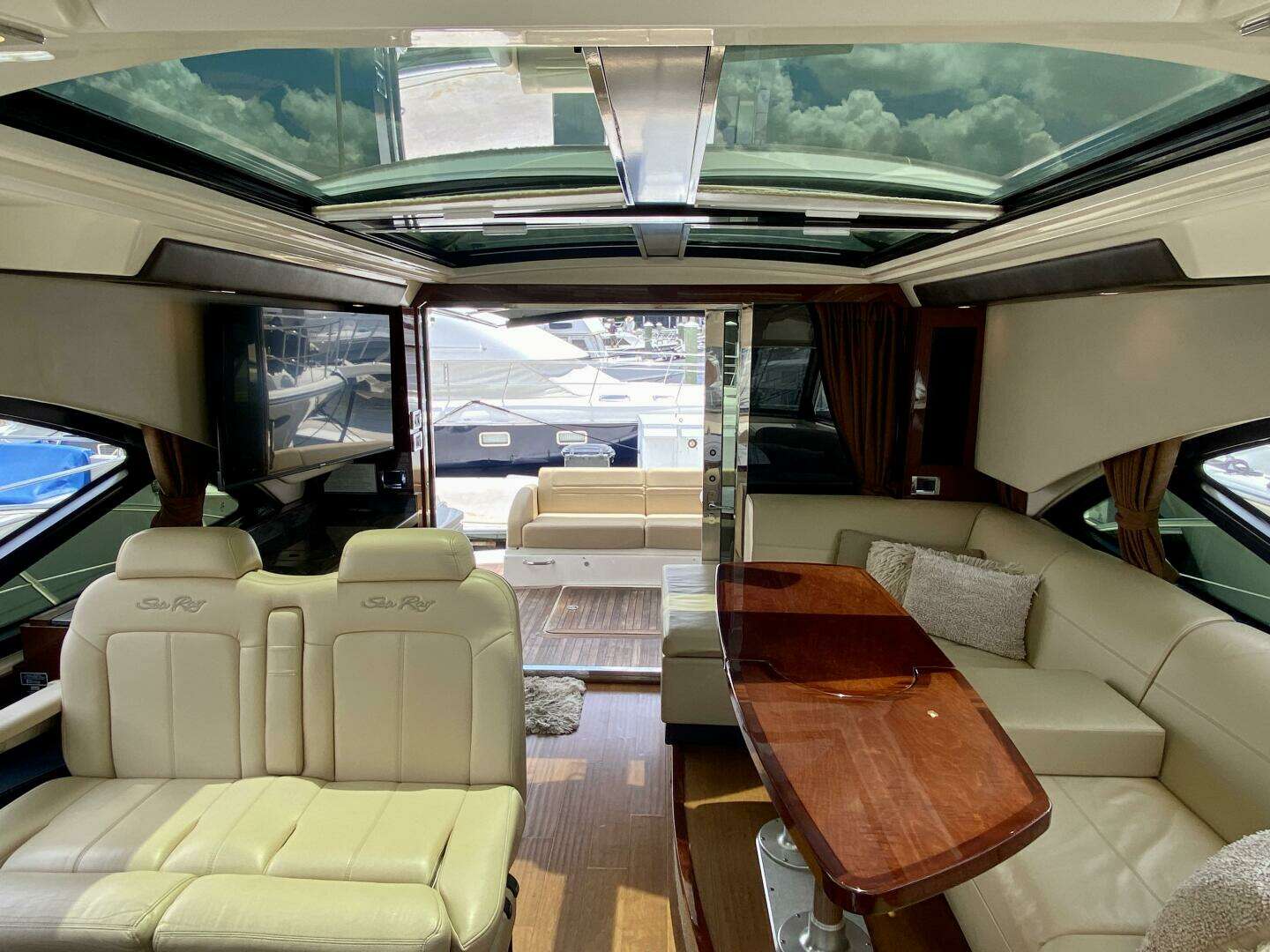 2015 Sea Ray 510 Sundancer - Image 8