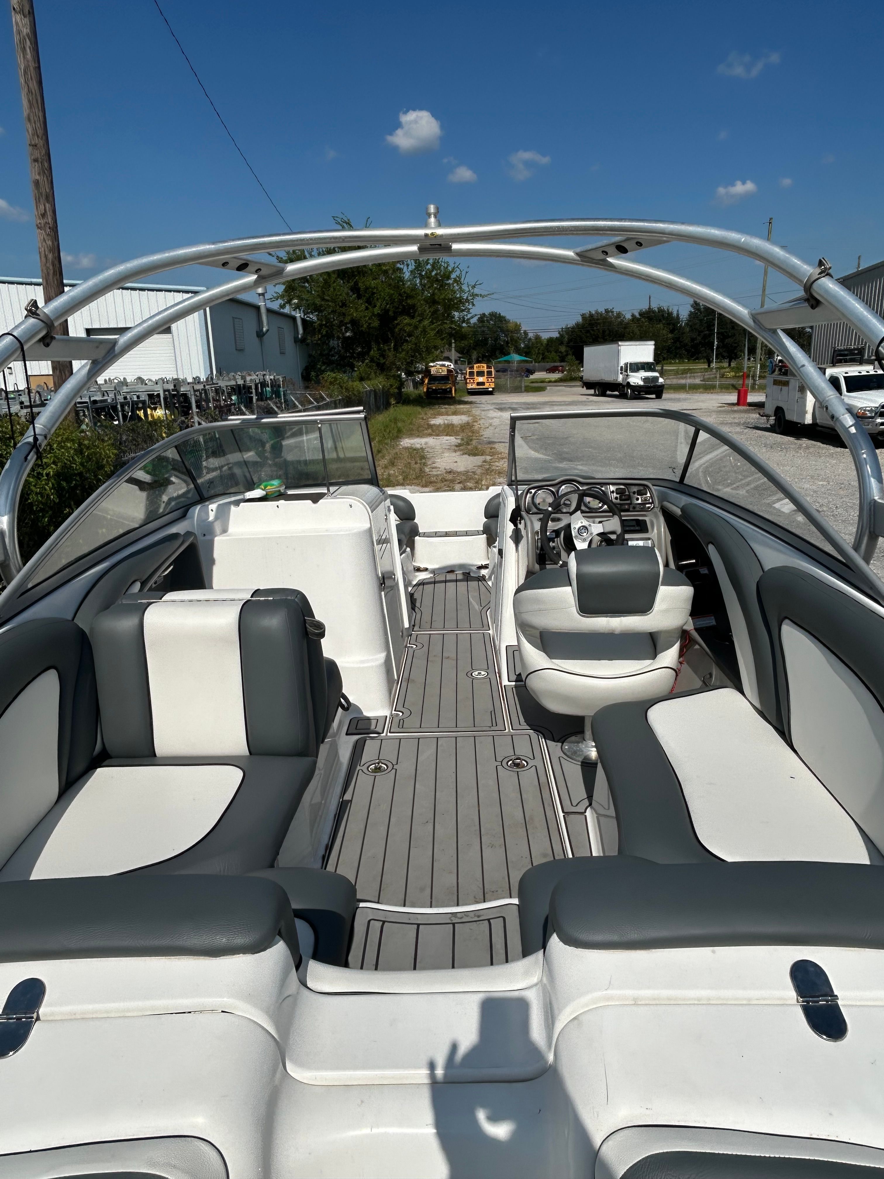 2011 Yamaha Boats 242 Limited S - 4