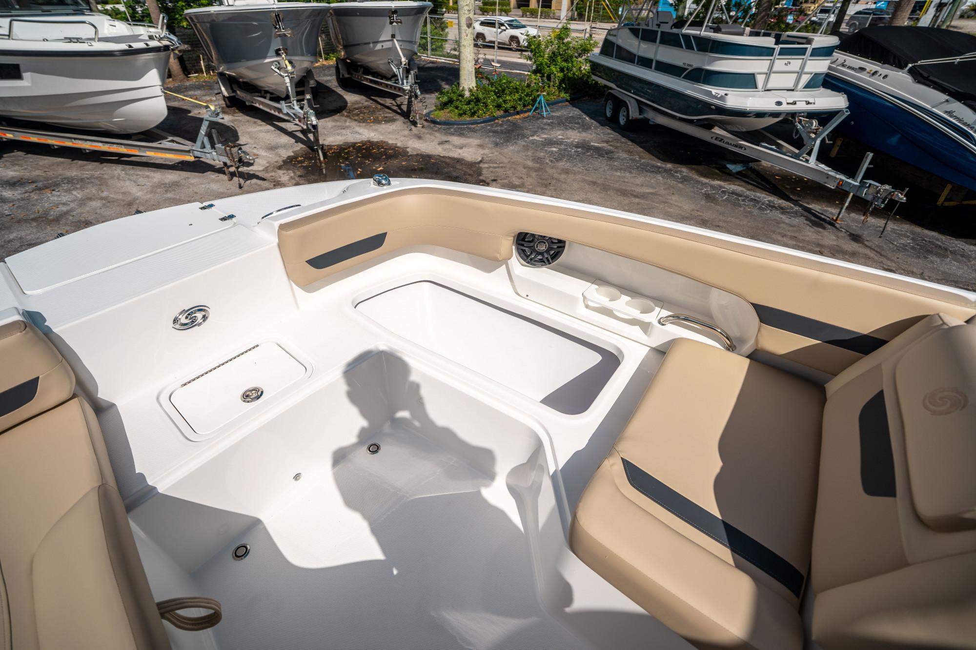 2025 Hurricane SunDeck 235 OB - 30