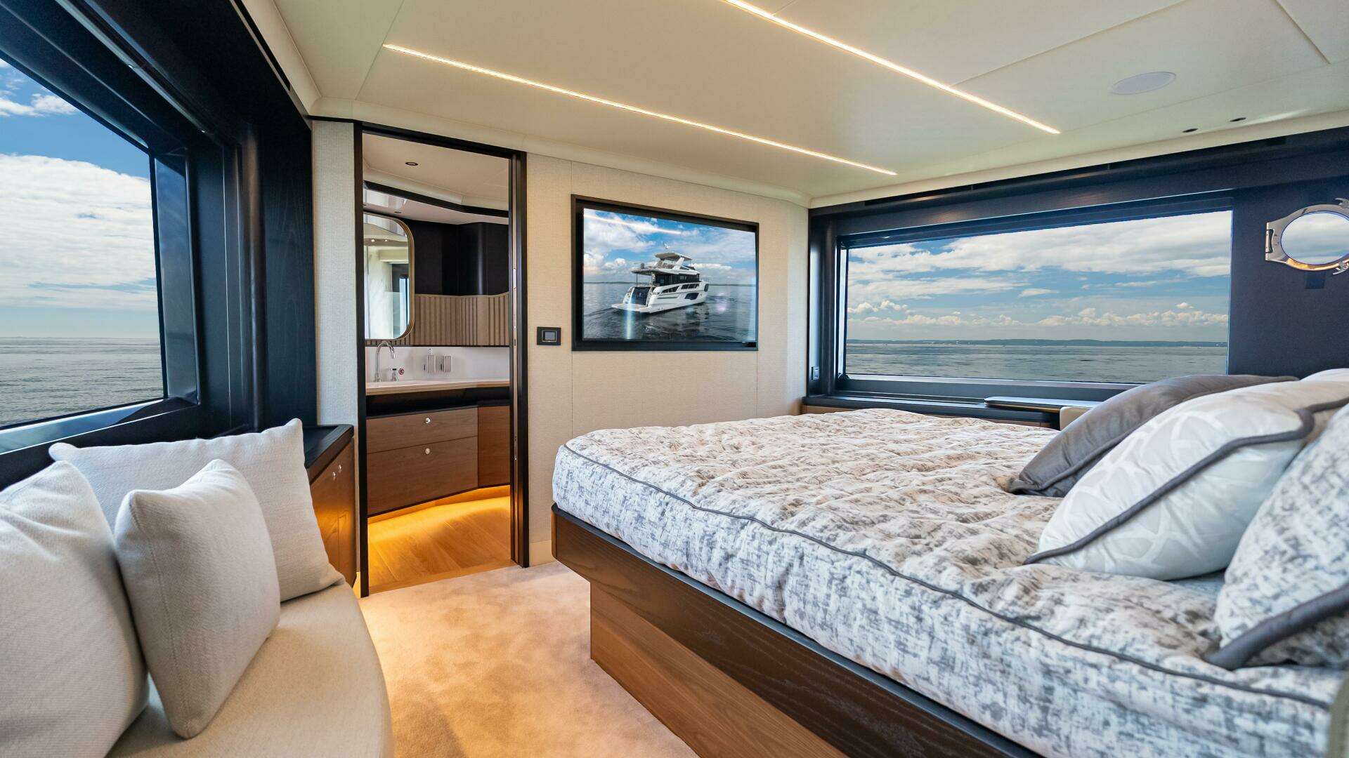 2025 Absolute Navetta 64 - Image 38
