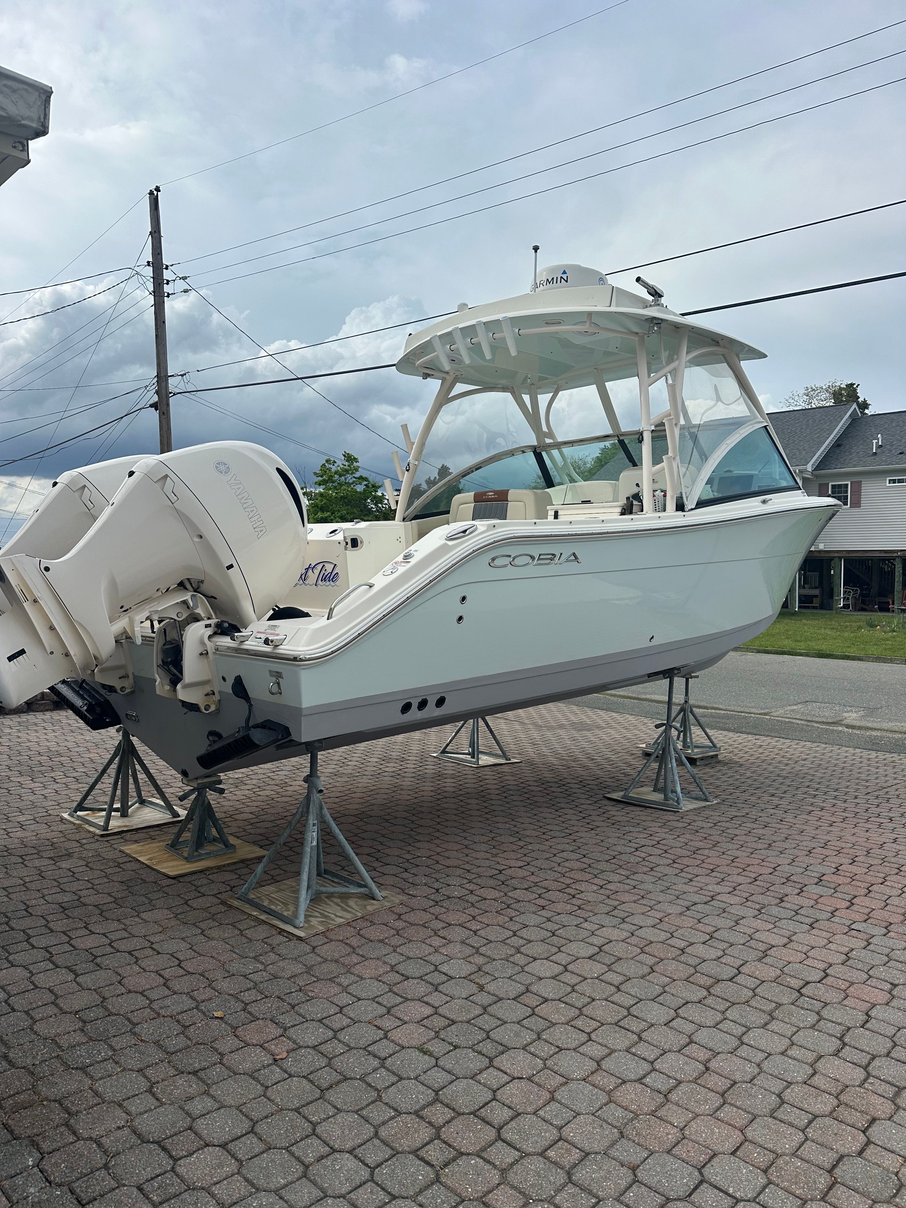 2018 Cobia 280 Dual Console - 6