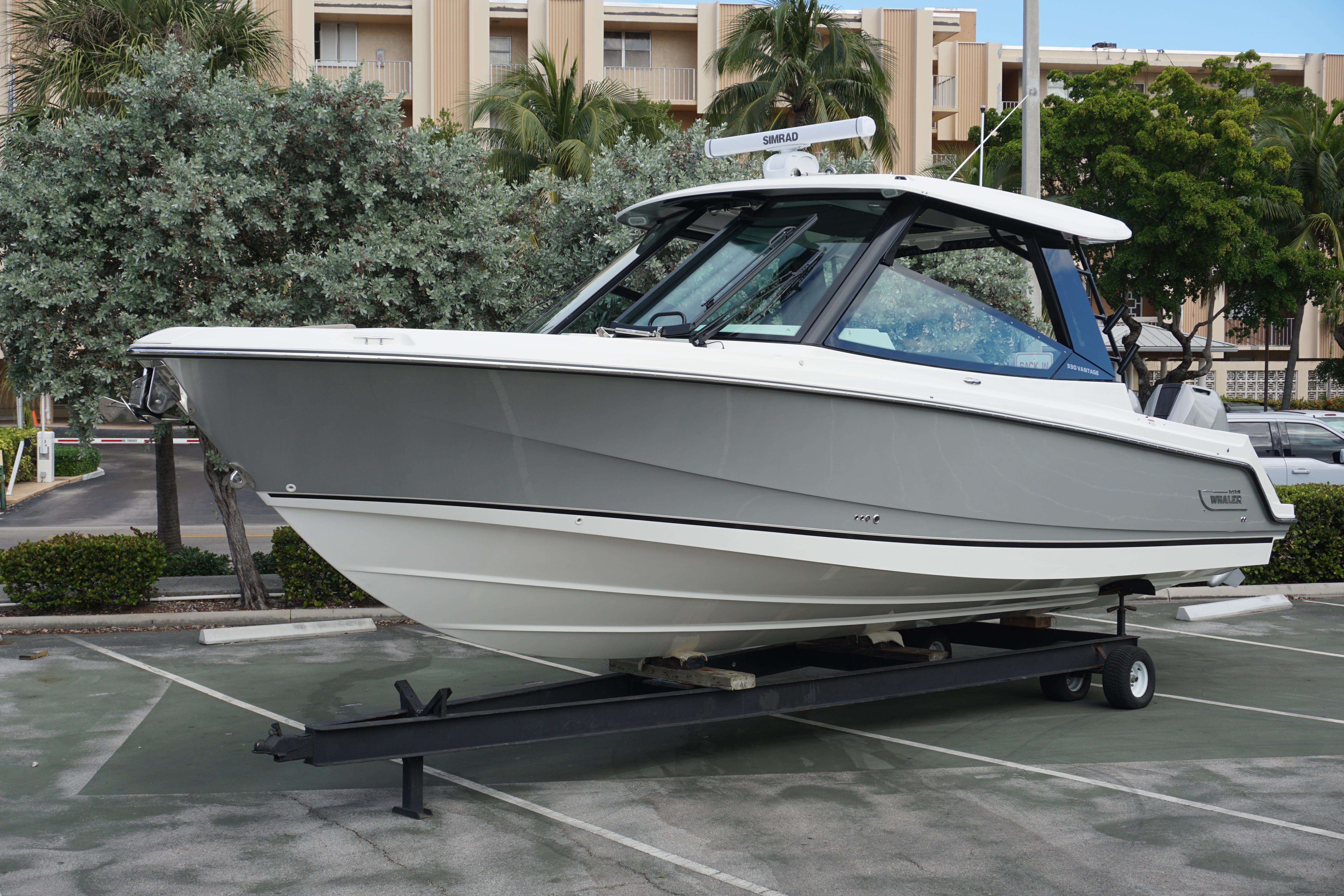 2026 Boston Whaler 330 Vantage