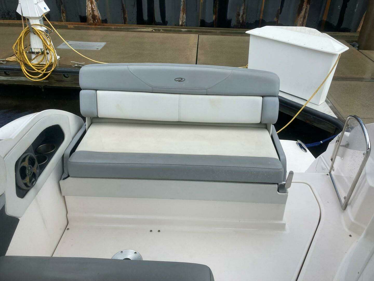 2015 Regal 28 Express - Image 10