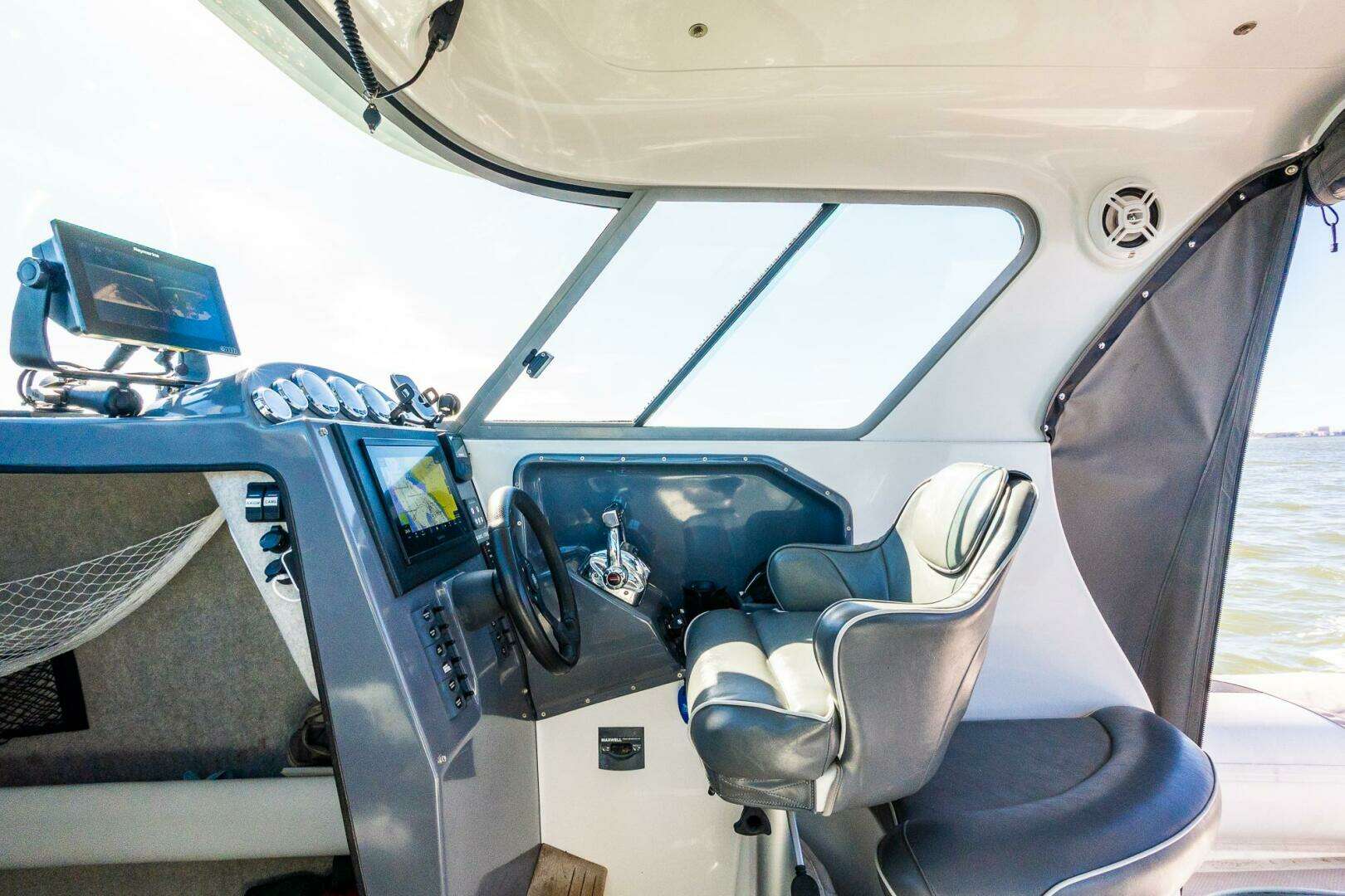 2002 Protector 410 Targa - Image 16