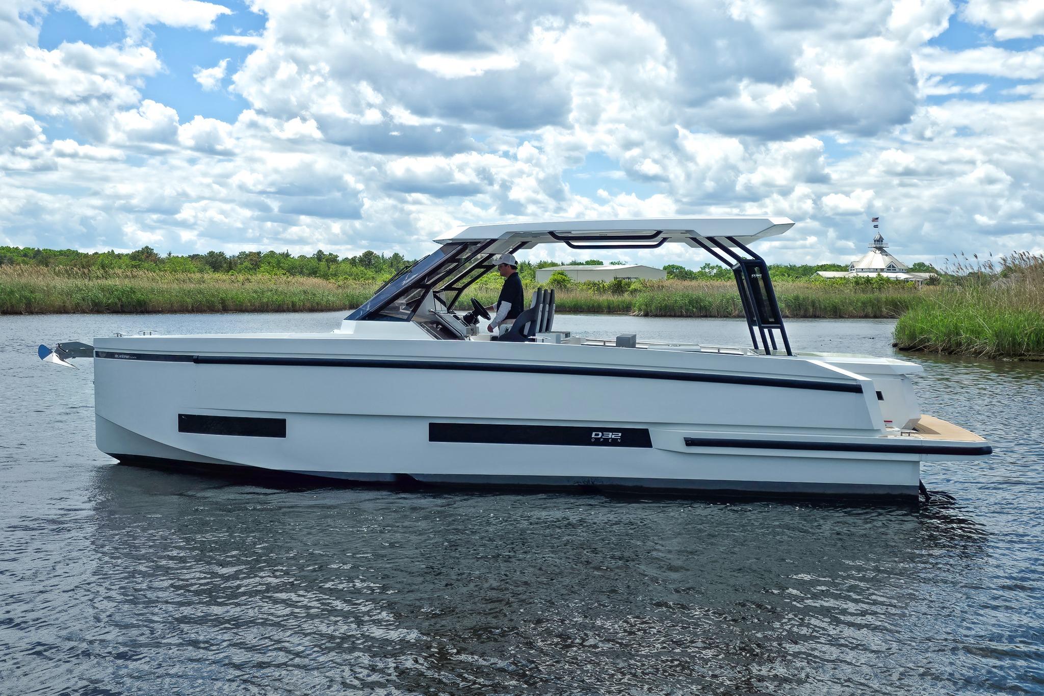 2026 De Antonio Yachts D32