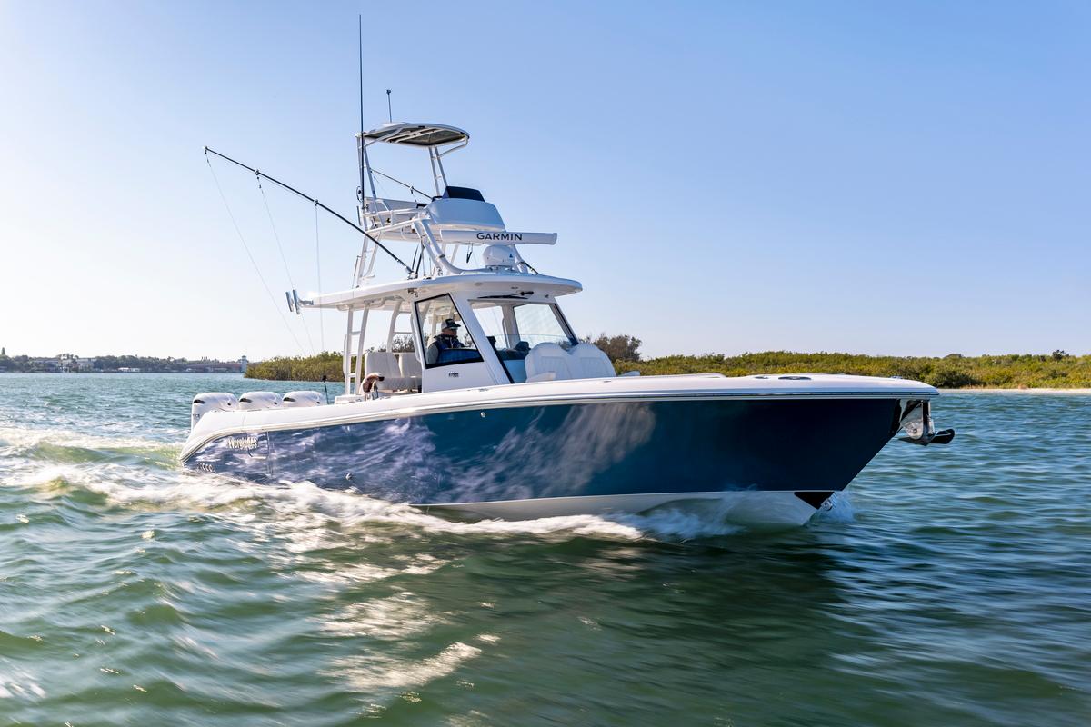 2025 Everglades 375 Center Console