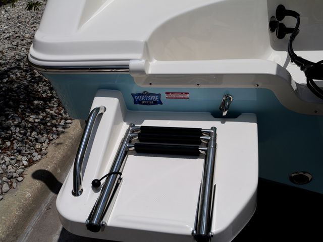 2027 Bulls Bay 230 Center Console - 53
