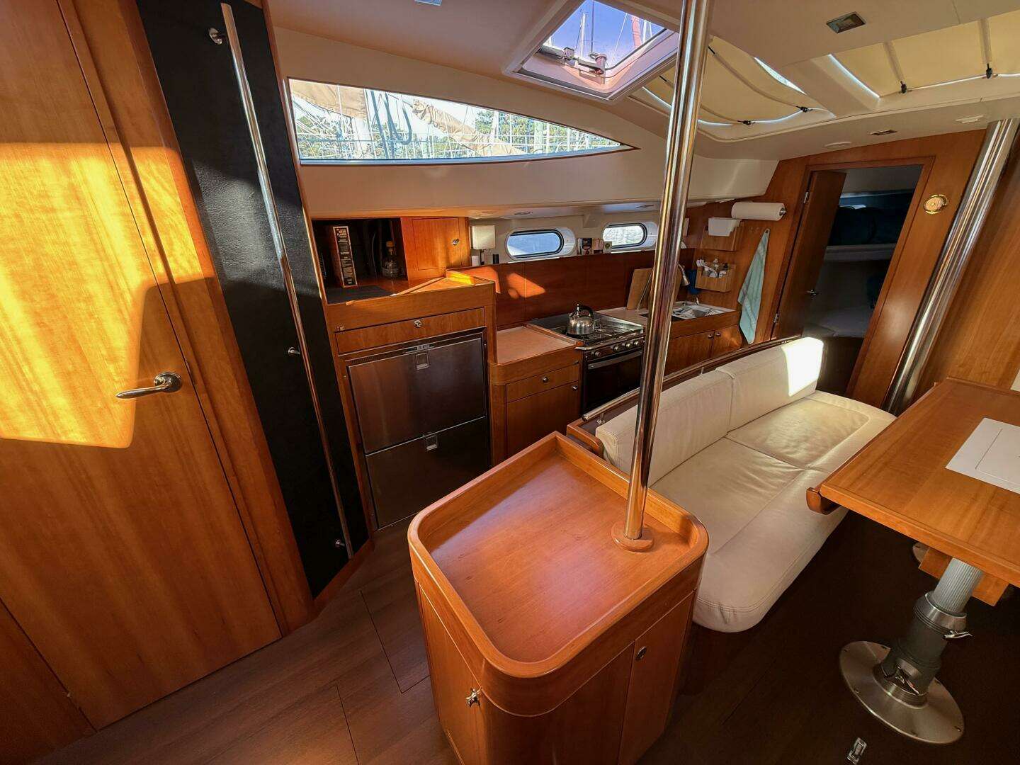 2011 Allures 45 - Image 44