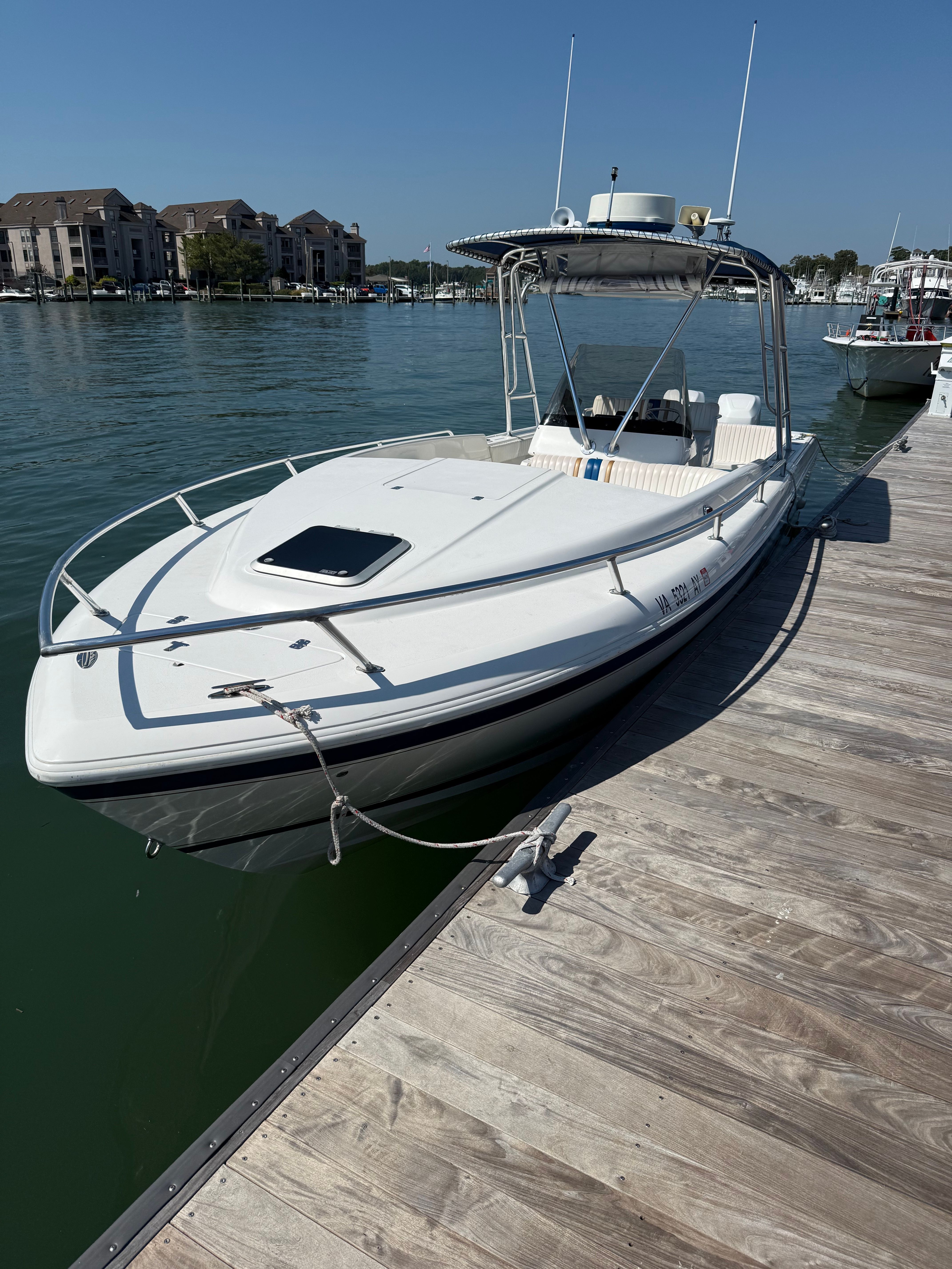 2001 Intrepid 322 Cuddy - 9