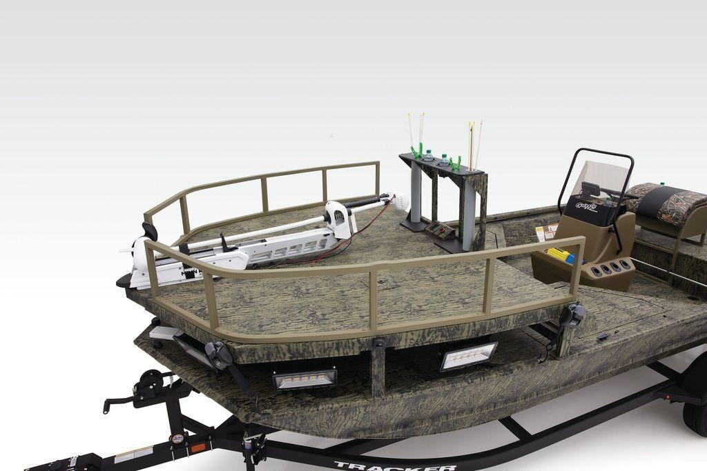 2026 Tracker GRIZZLY® 2072 CC Sportsman boat with camouflage design and fishing equipment.