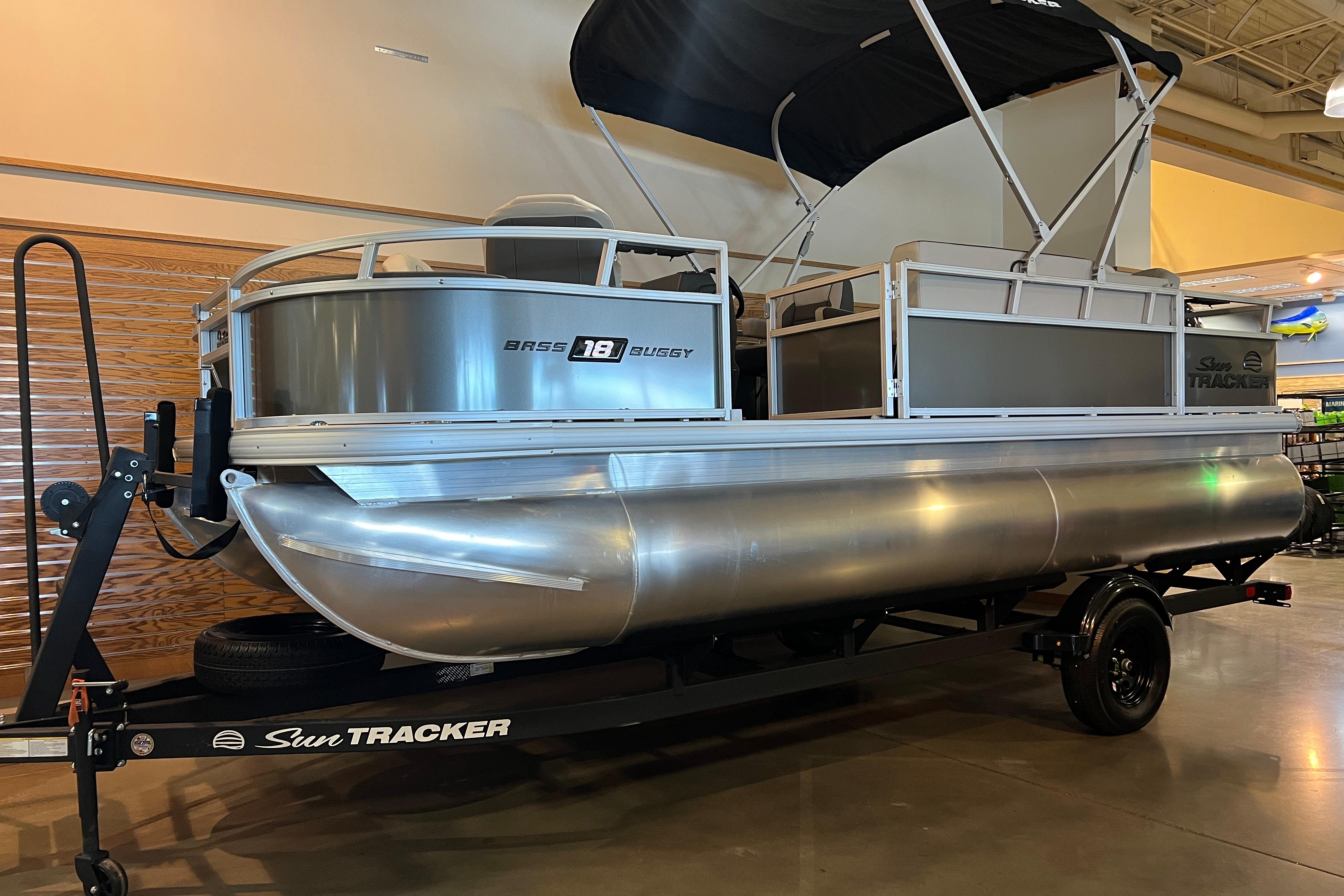 2026 Sun Tracker Bass Buggy 18 DLX
