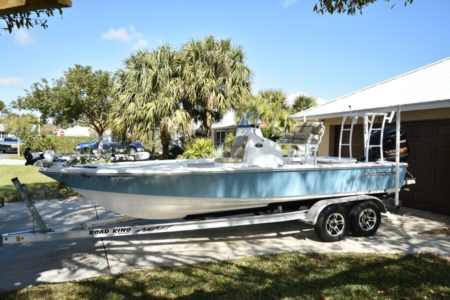 2018 Sportsman Tournament 214 Bay Boat
