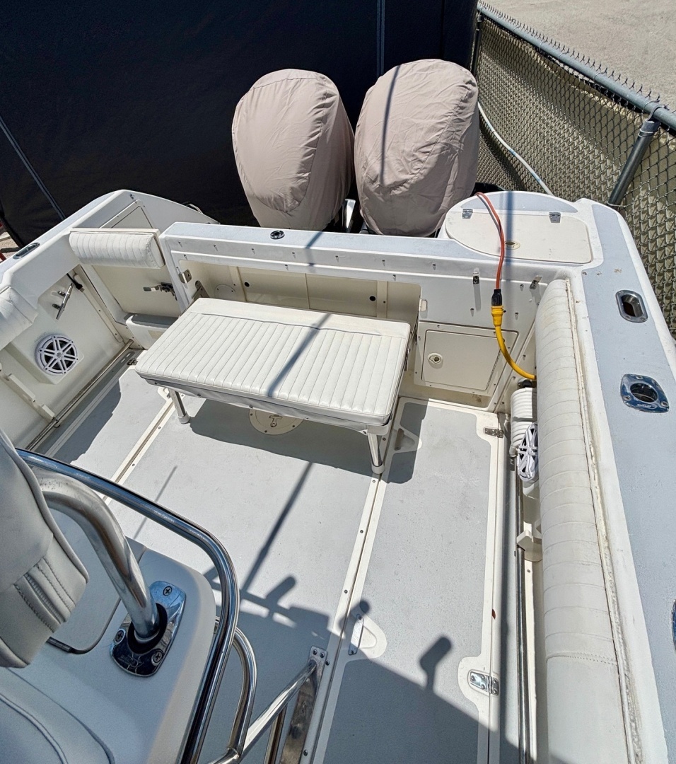 2001 Boston Whaler 26 Outrage - Image 7