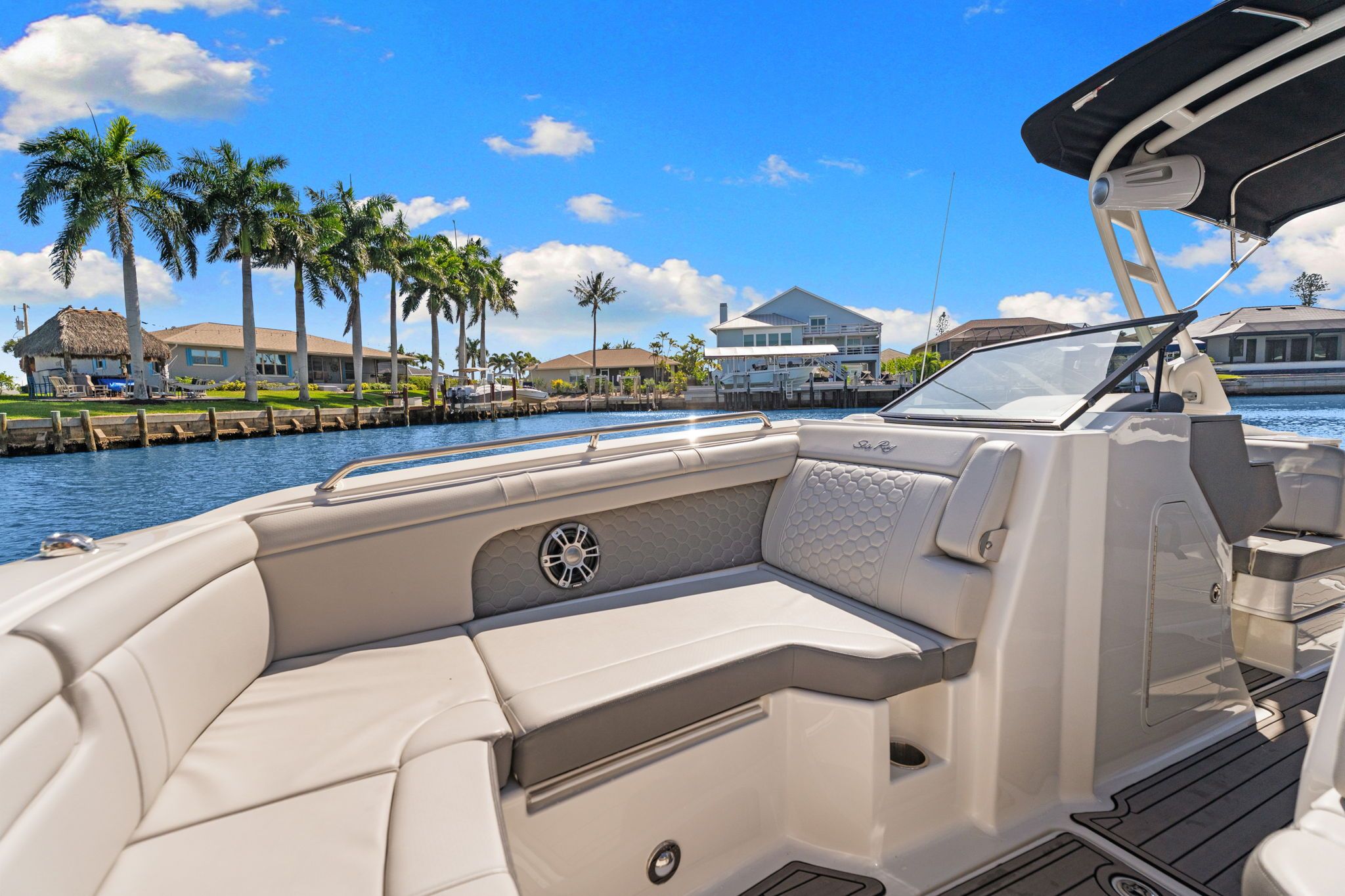 2023 Sea Ray SDX 290 Outboard - 16