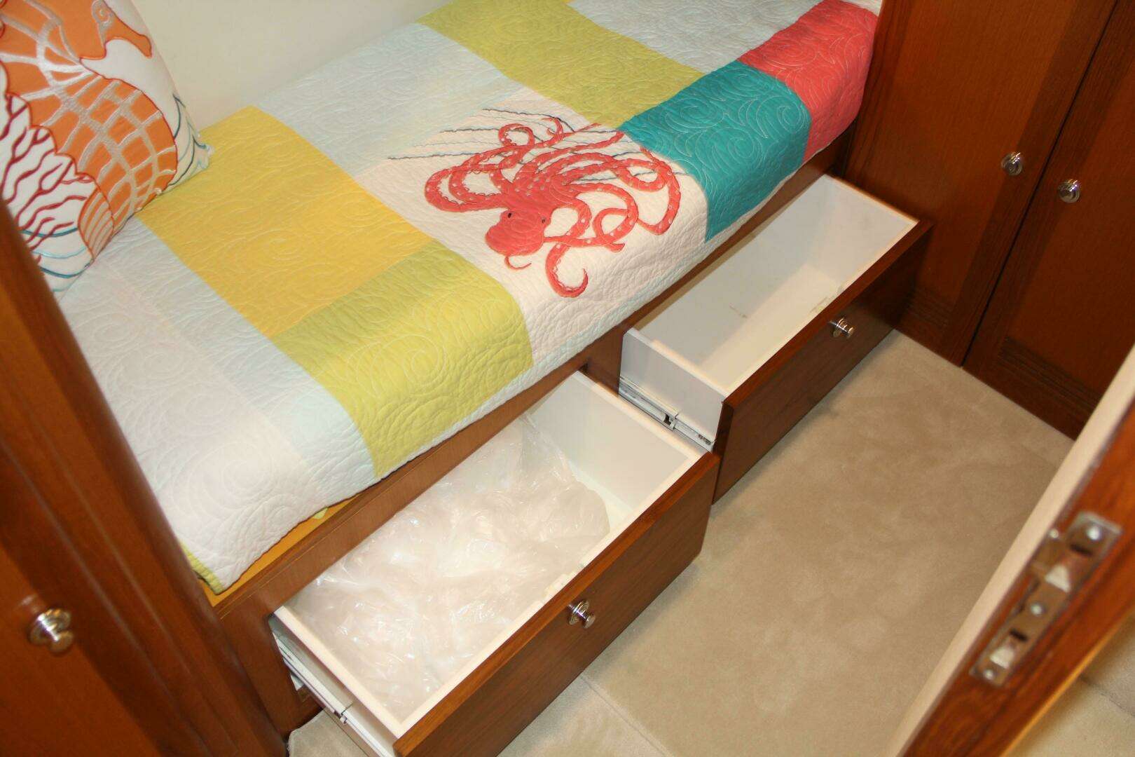 2004 Cabo 48 Flybridge - Image 29
