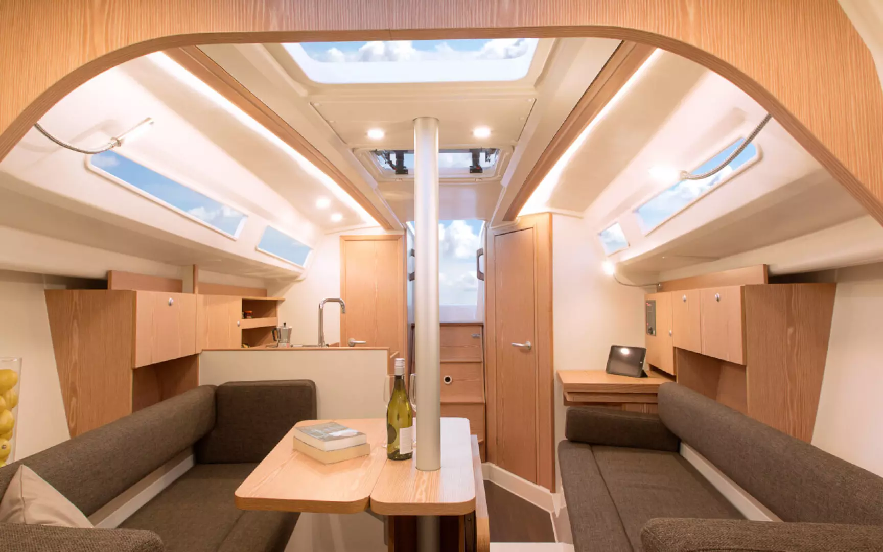 2025 Hanse 315 - Image 34