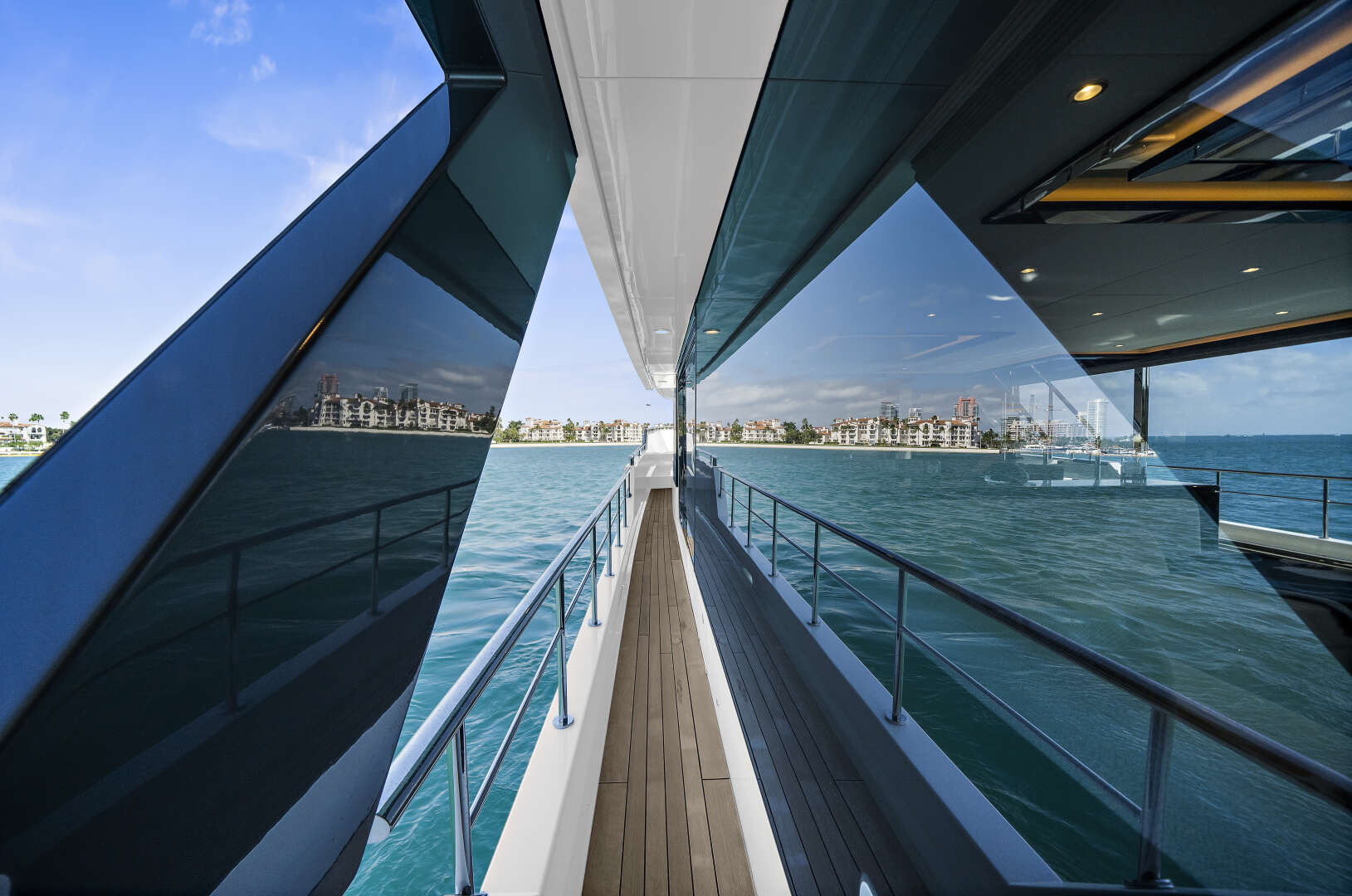 2024 Ocean Alexander 32L - Image 27
