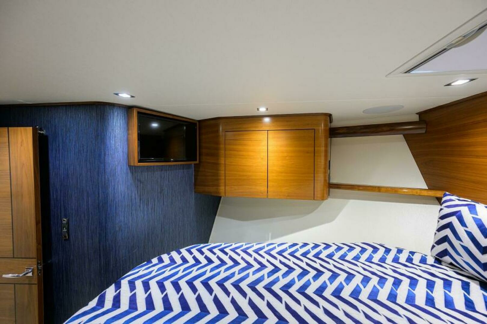 2023 Viking 64 Convertible - Image 23
