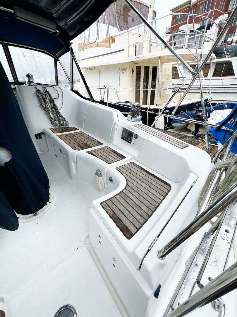 2007 Beneteau 373 - Image 10