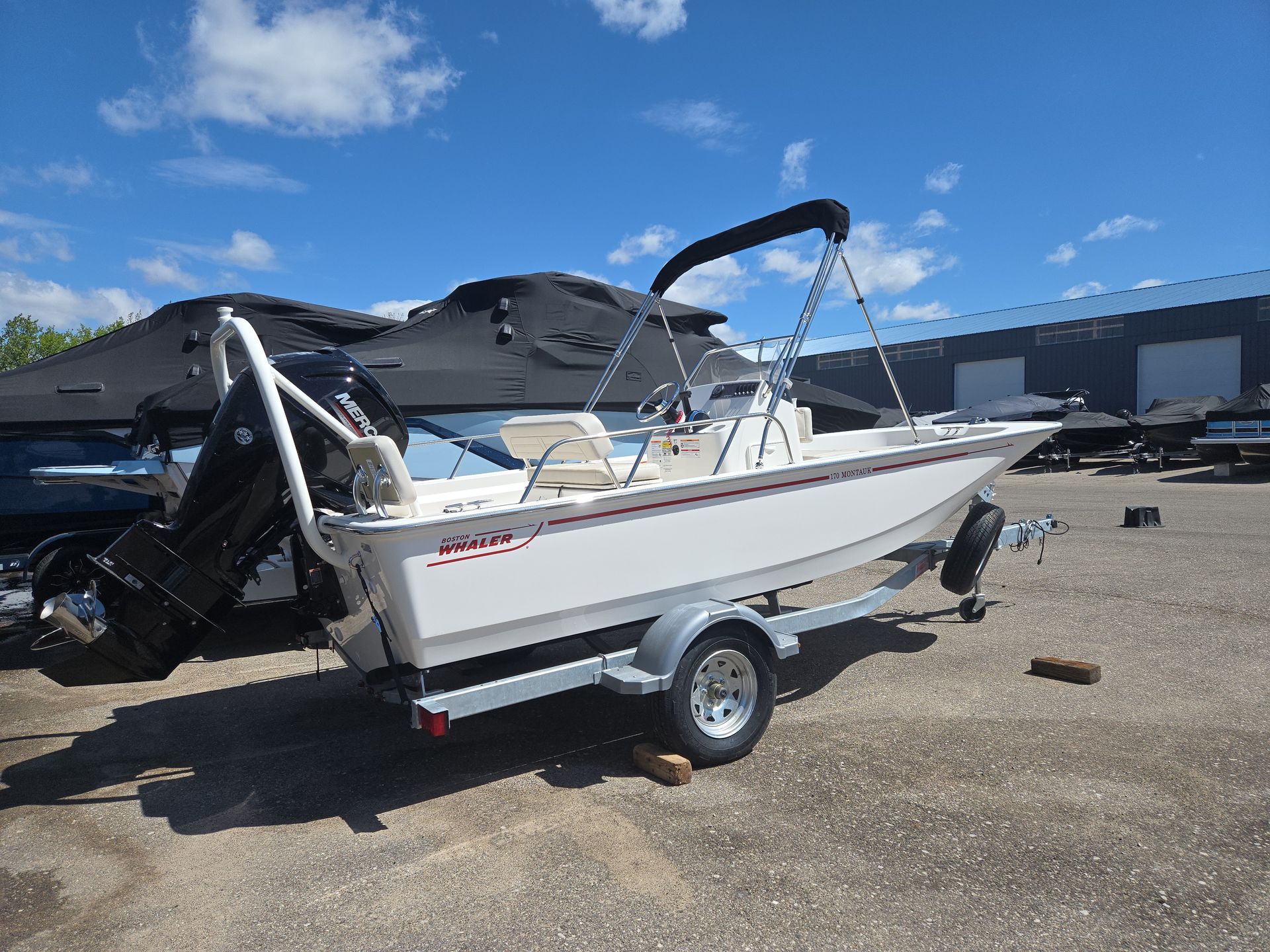 2026 Boston Whaler 170 Montauk - 4