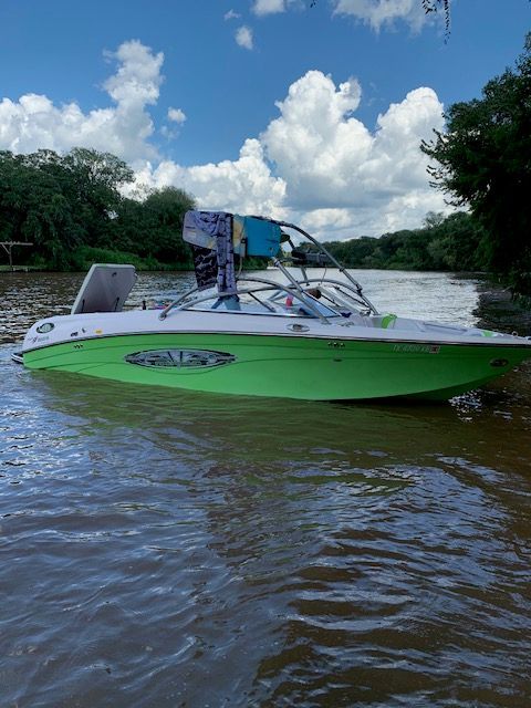 2004 Correct Craft Air 226