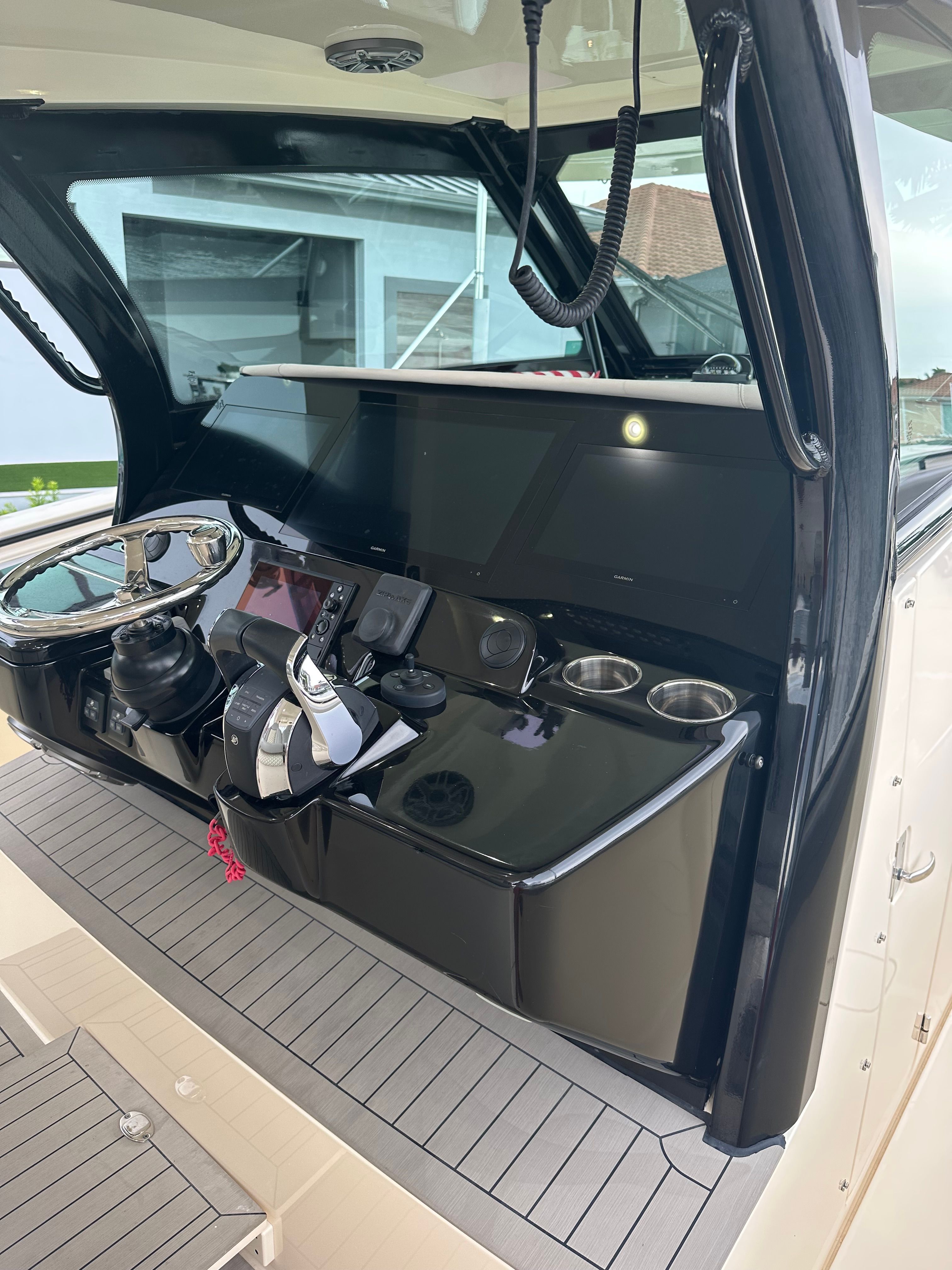 Helm console of a 2022 Scout 425 LXF boat.