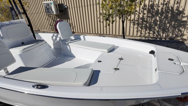 2026 Clearwater 2100 Bay - 2