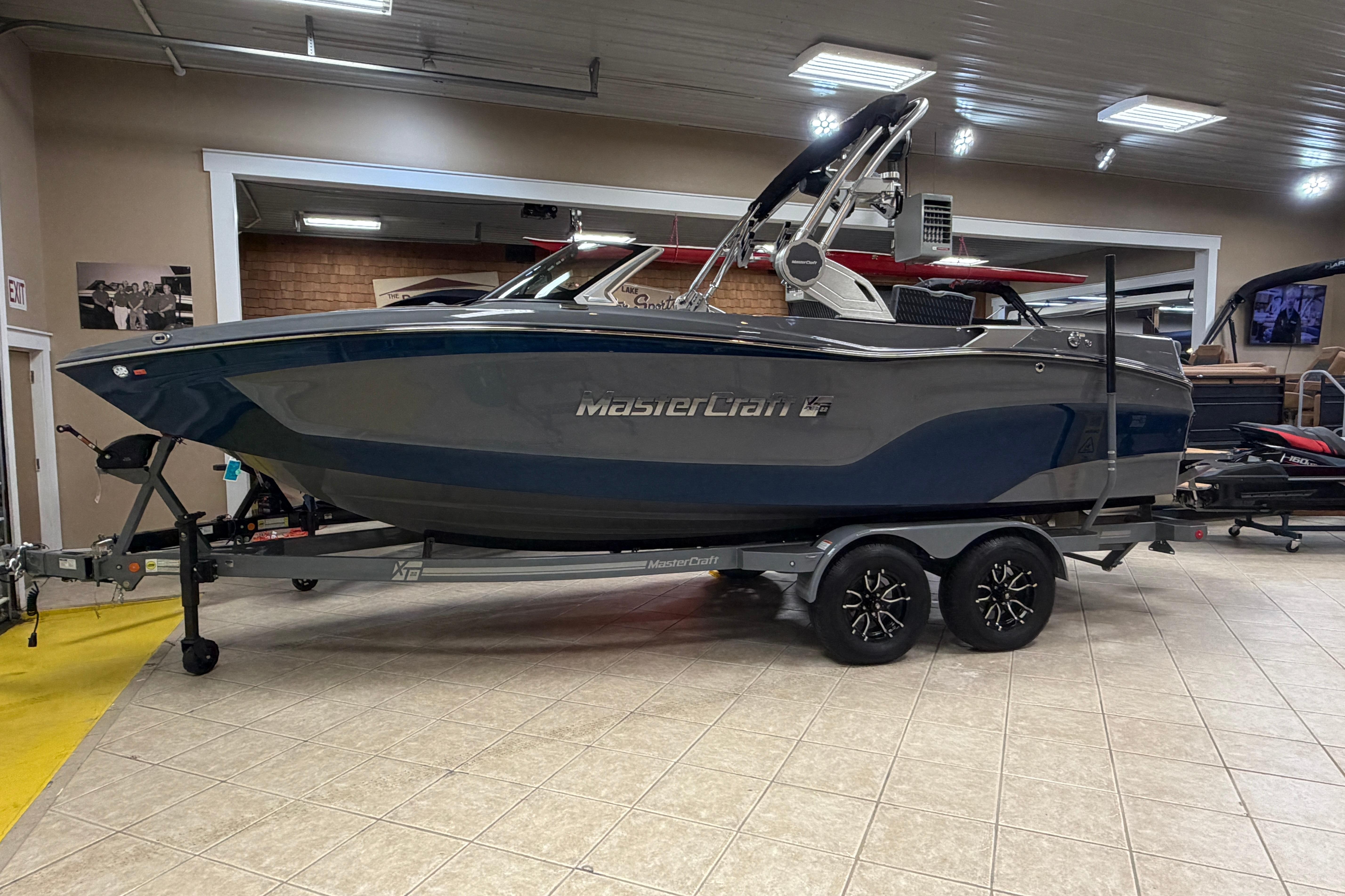 2026 MasterCraft XT22