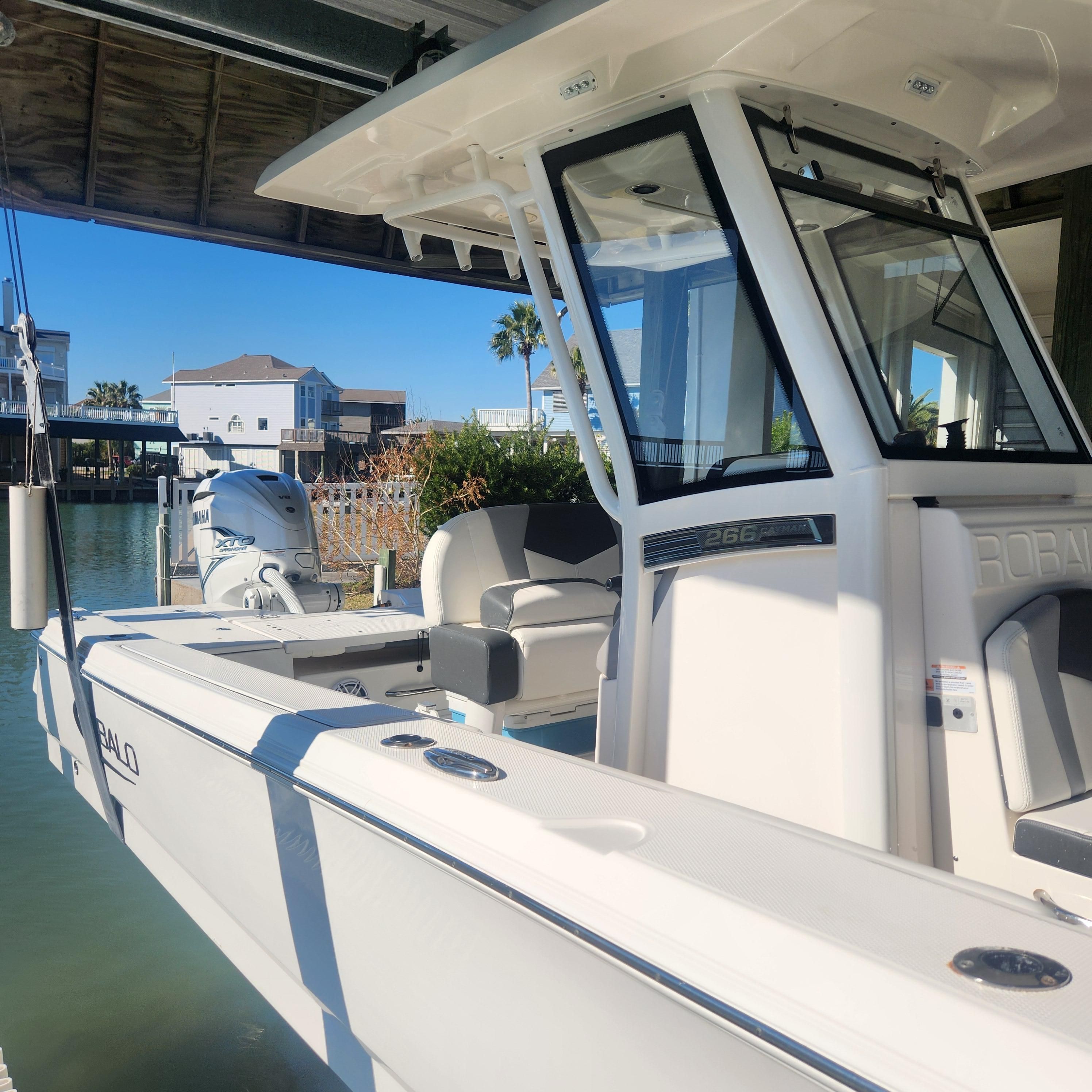 2022 Robalo 266 Cayman - 10