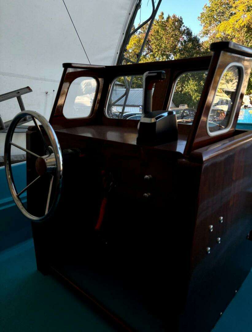 2017 Boston Whaler — - Image 4