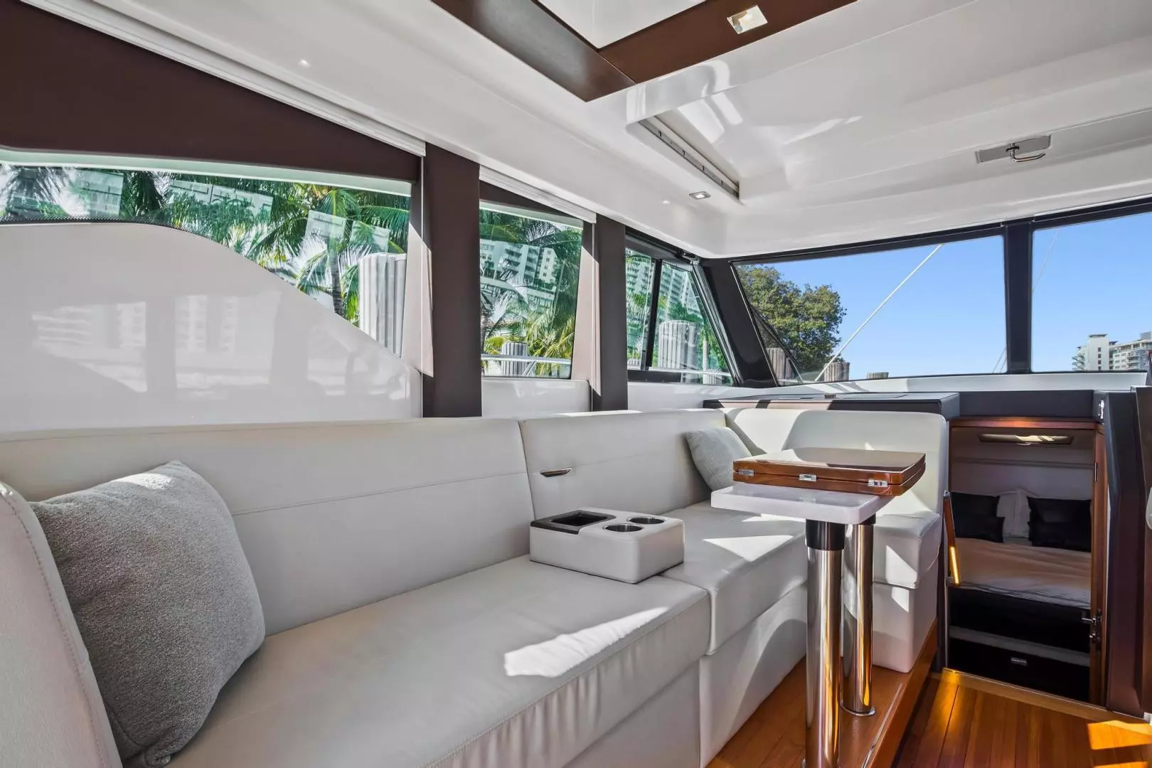 2018 Tiara Yachts 39 Coupe - Image 22