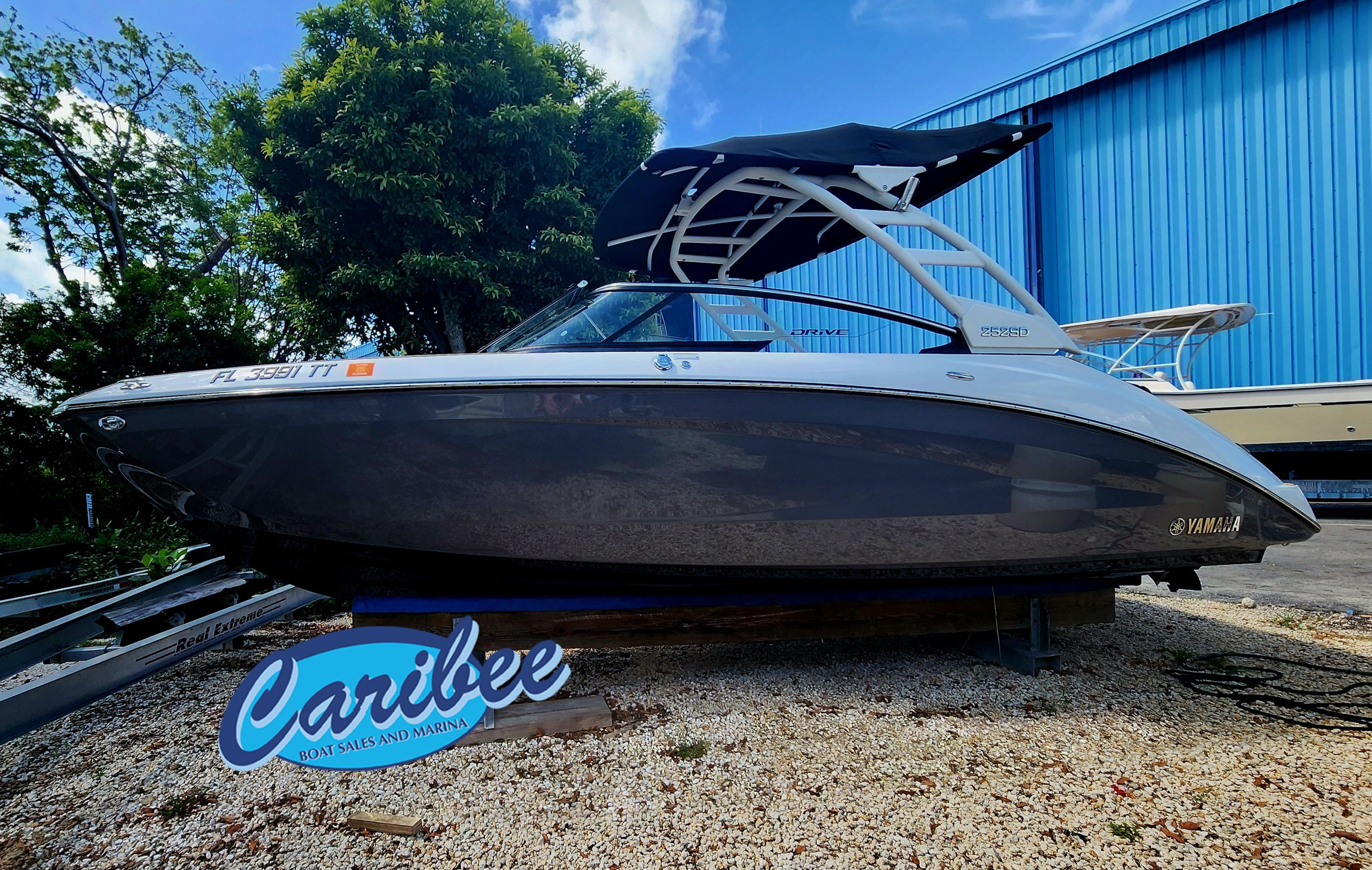 2023 Yamaha Boats 252SD