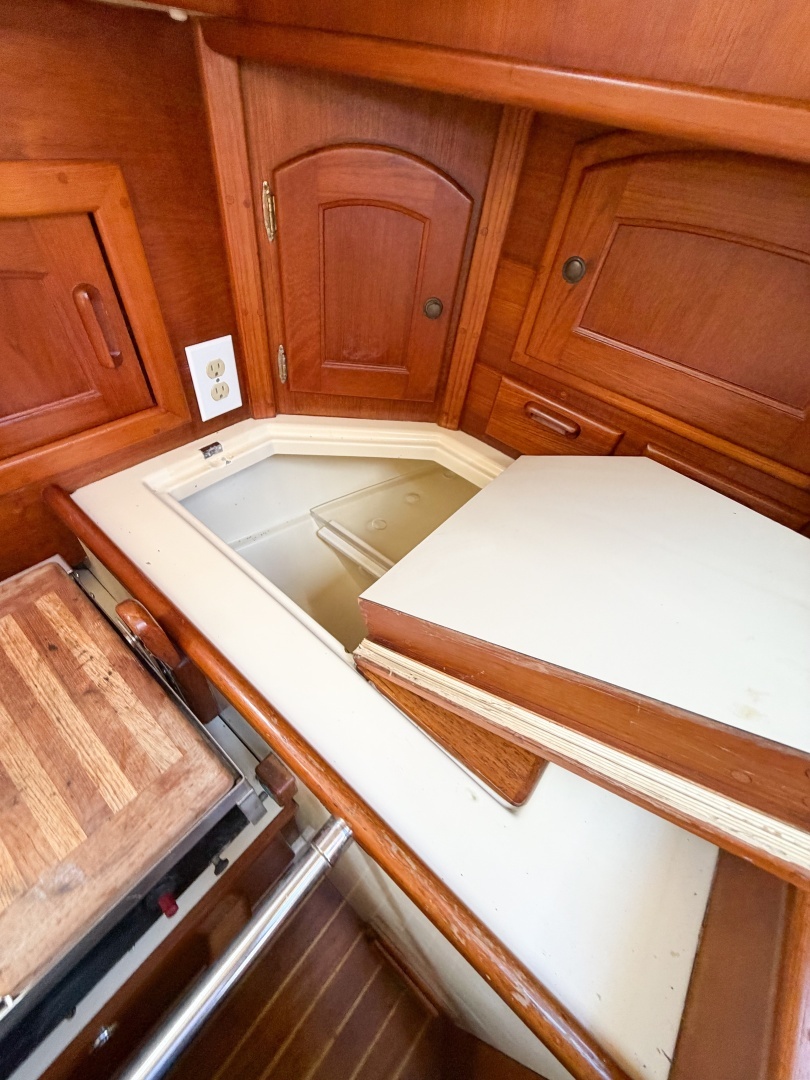 1998 Pacific Seacraft 37 - Image 34