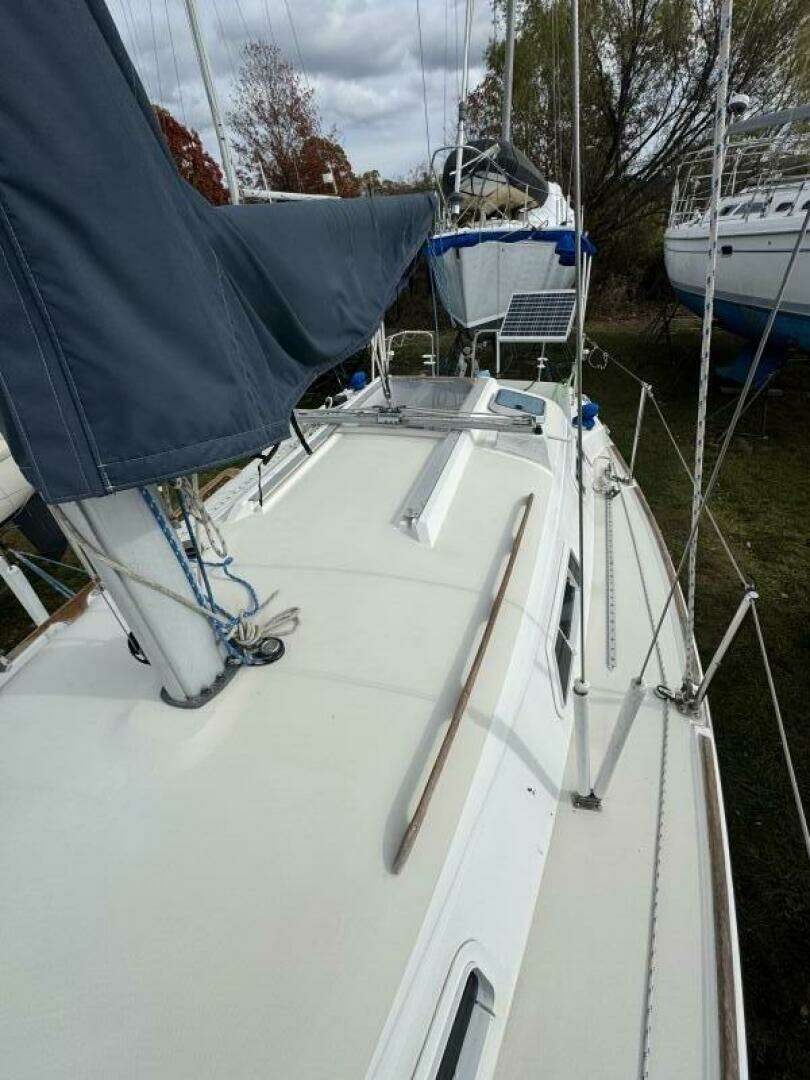 1987 Pearson 27 - Image 15