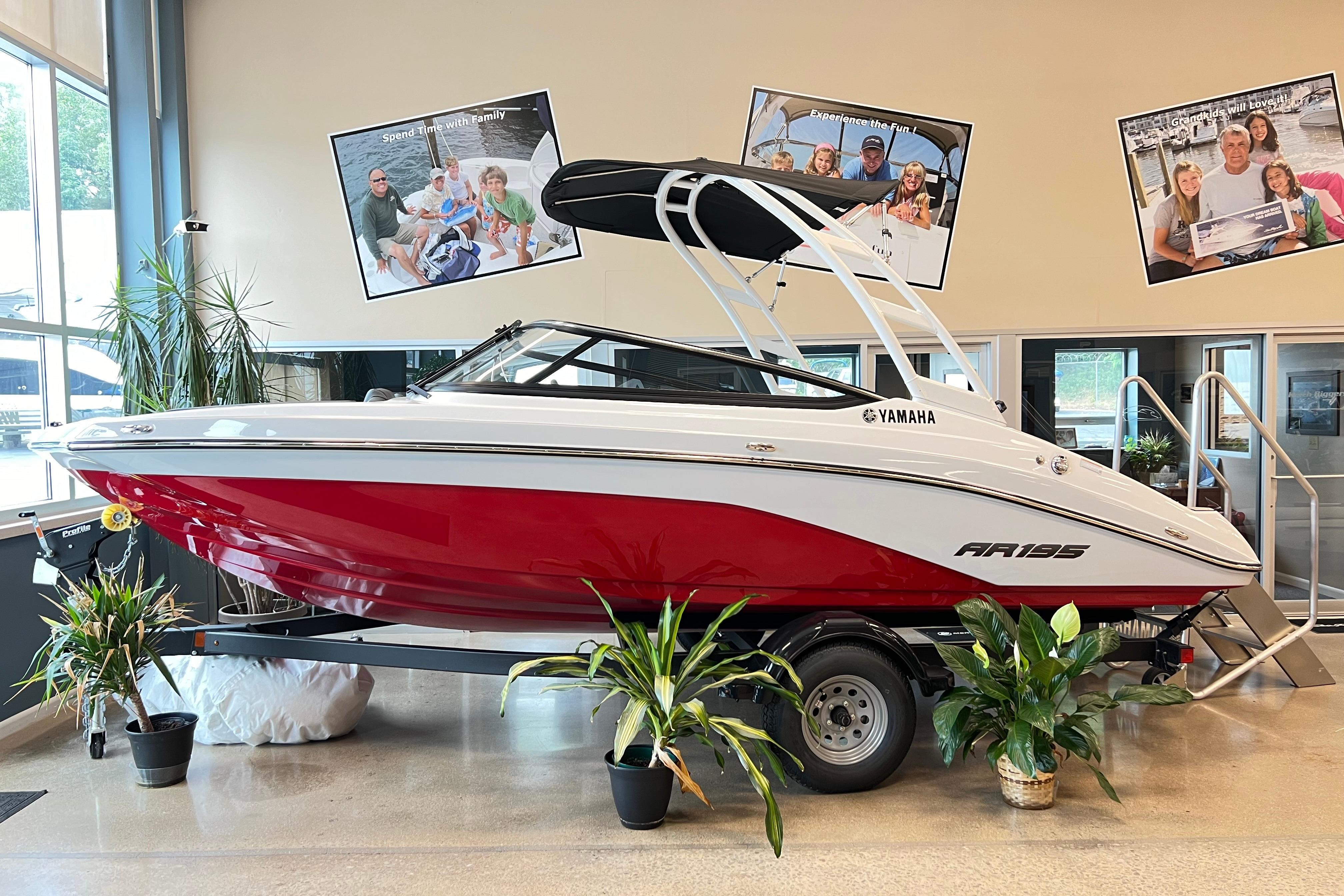 2024 Yamaha Boats AR195