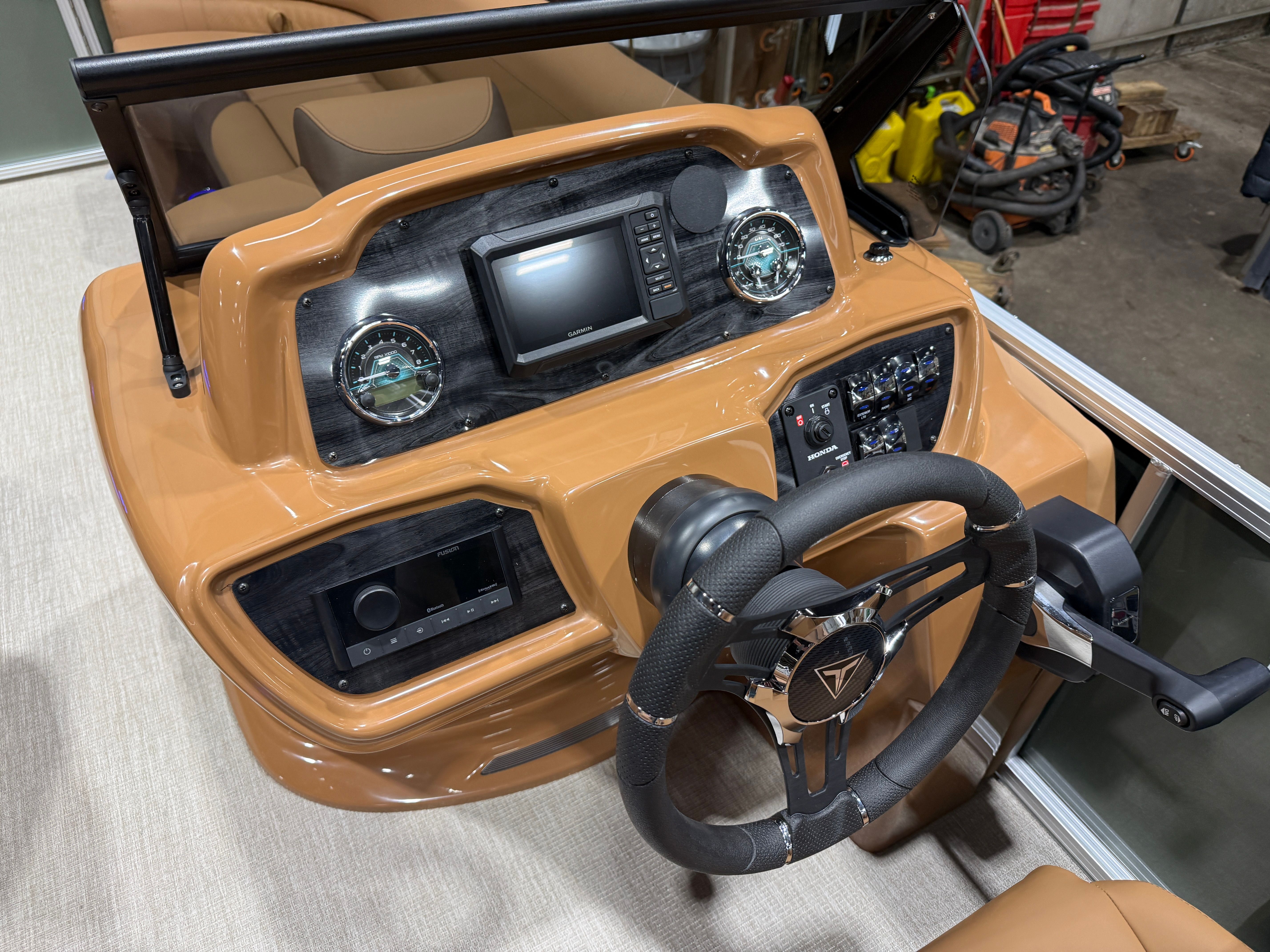 2026 Tahoe LTZ 2385 Elite Windshield Tritoon & Honda 4-Stroke EFI - 13